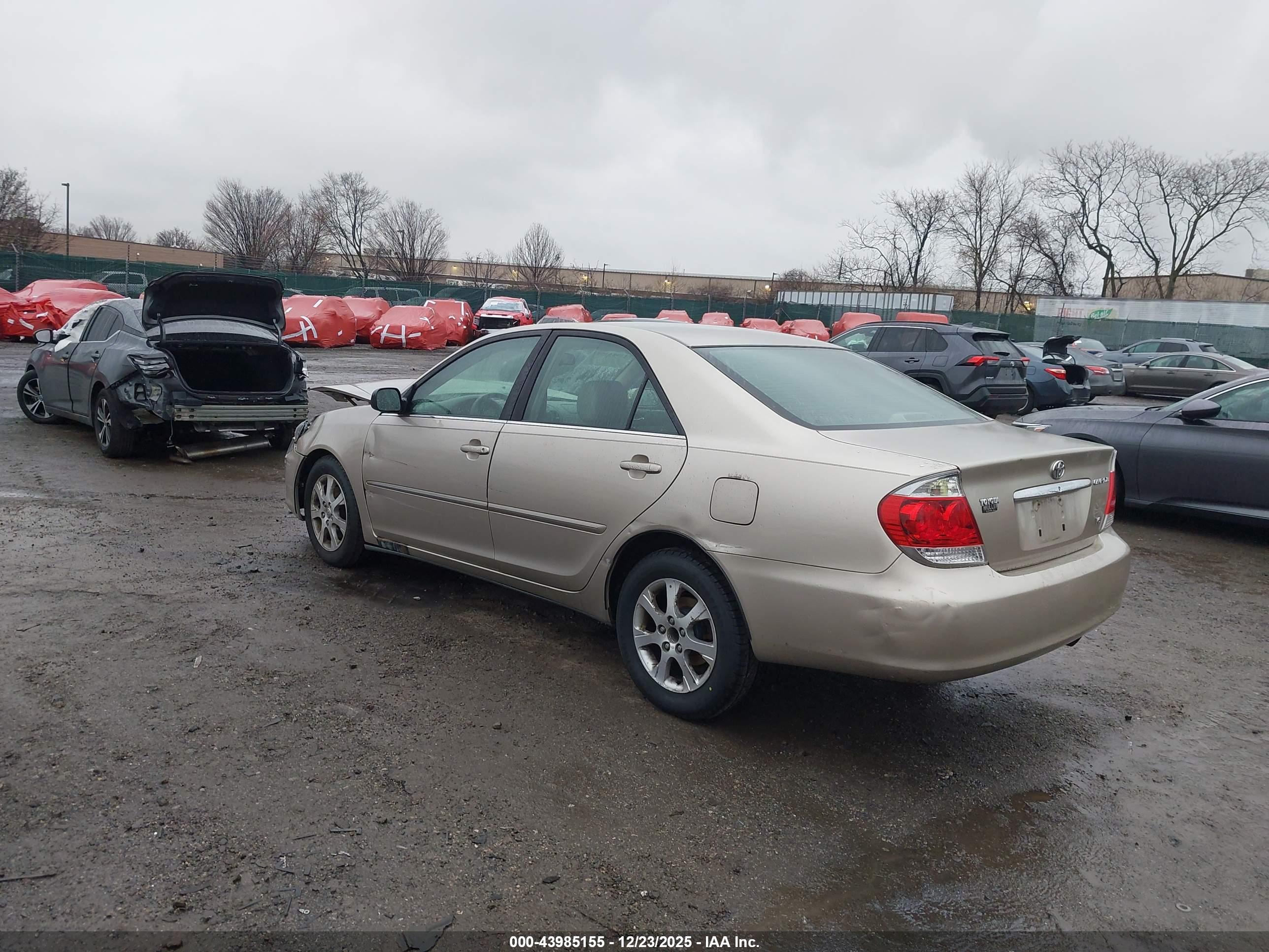 TOYOTA CAMRY image 3