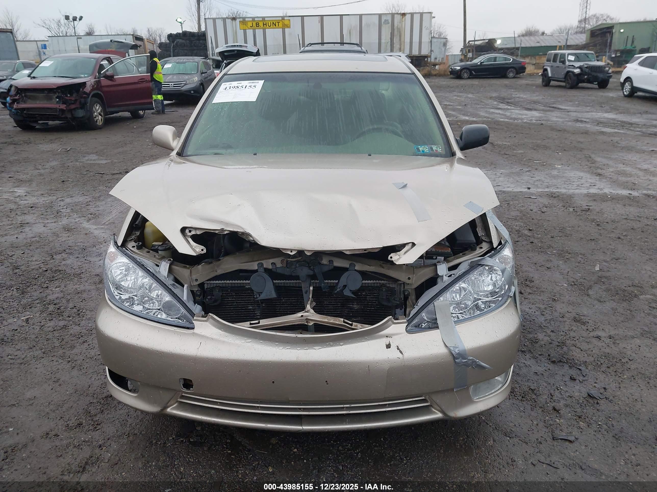 TOYOTA CAMRY image 6