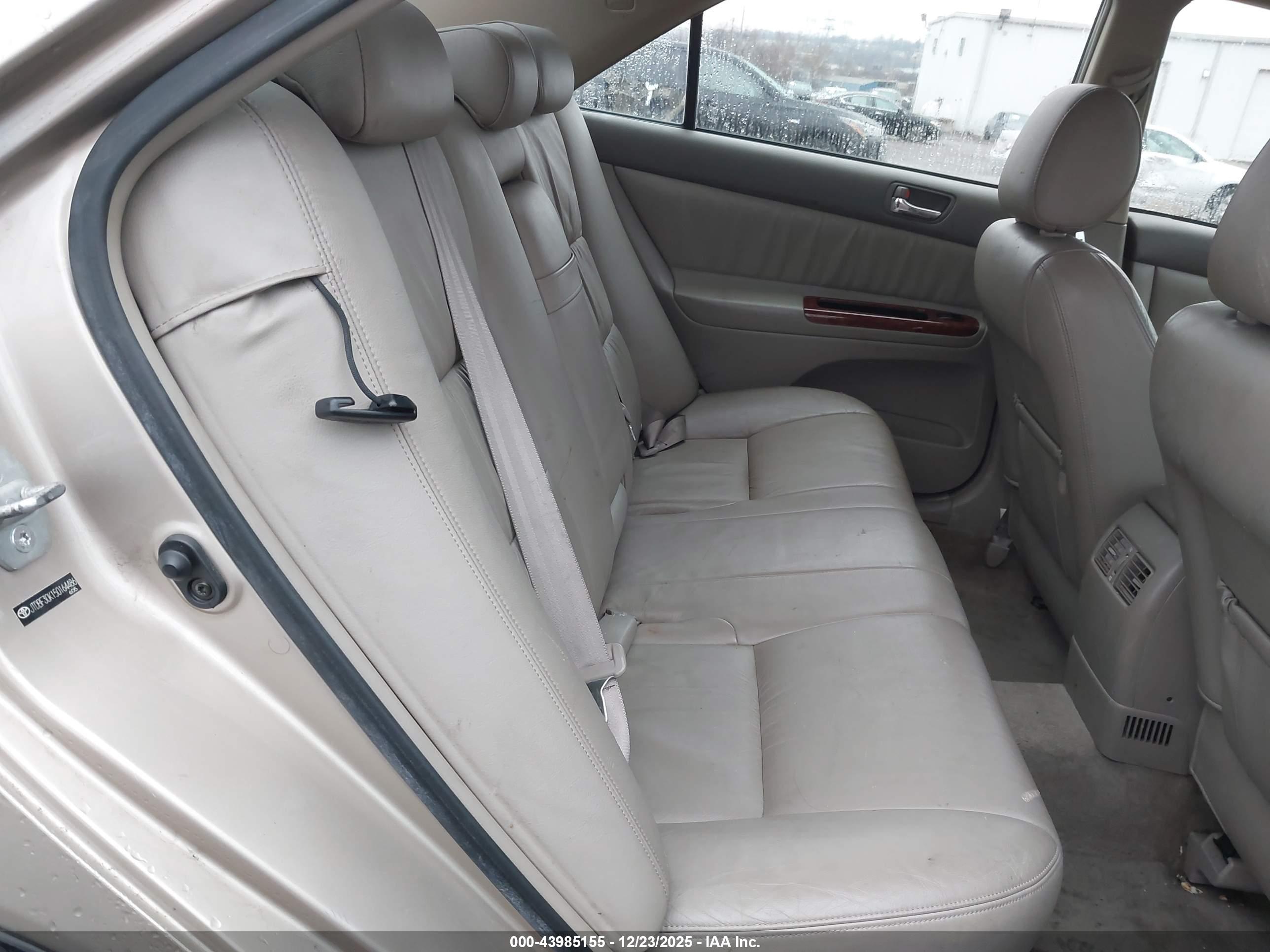 TOYOTA CAMRY image 8
