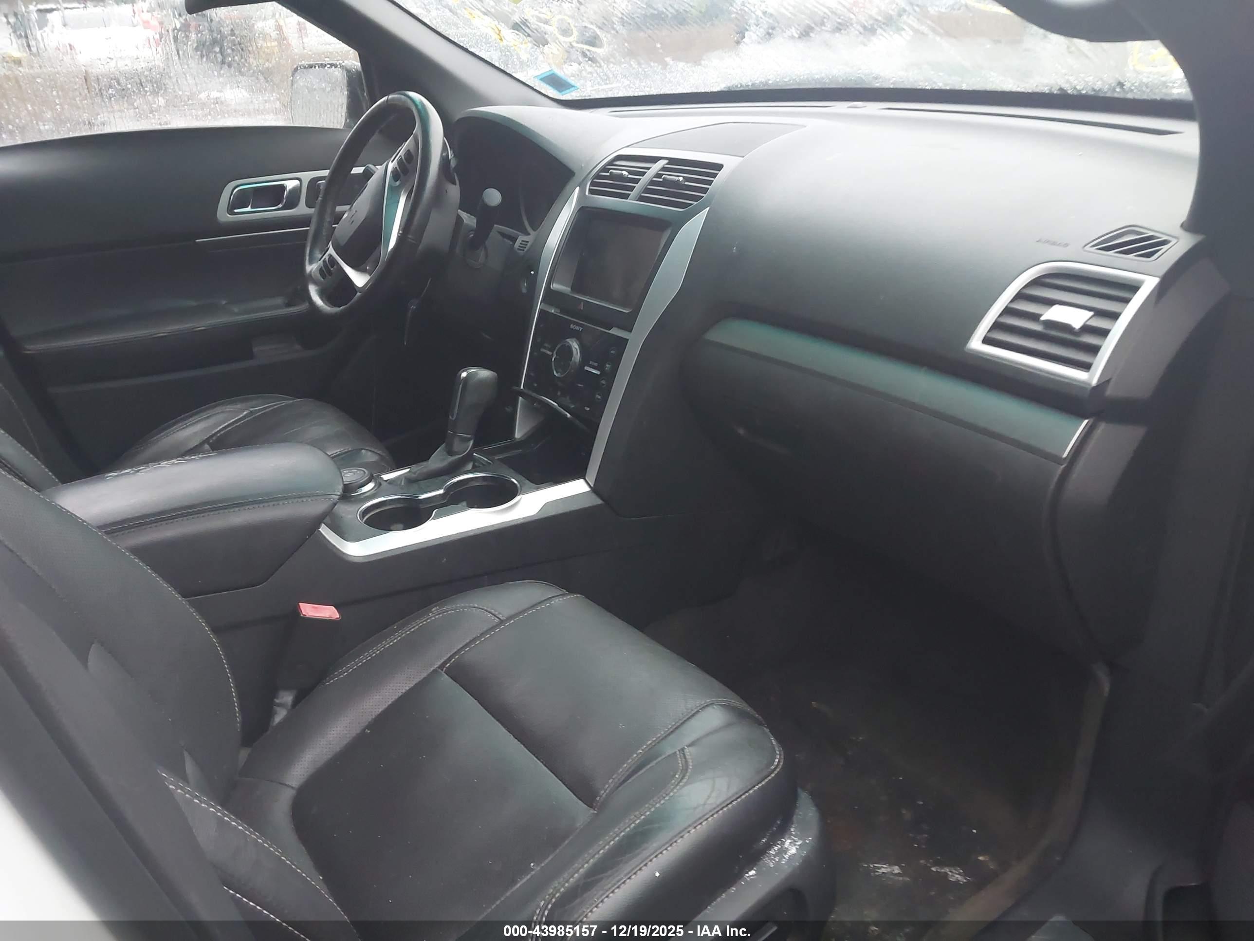 FORD EXPLORER image 5