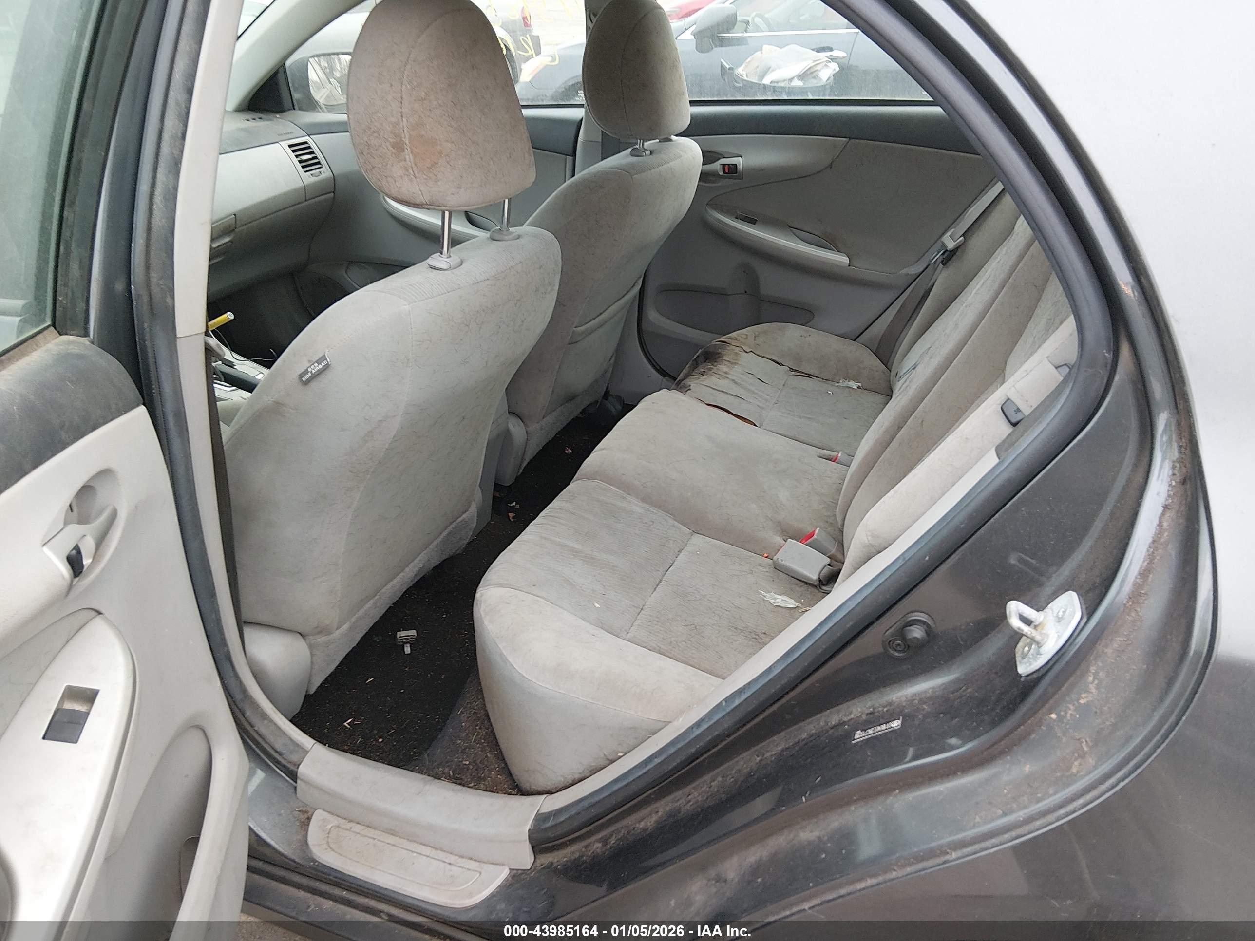 TOYOTA COROLLA image 8
