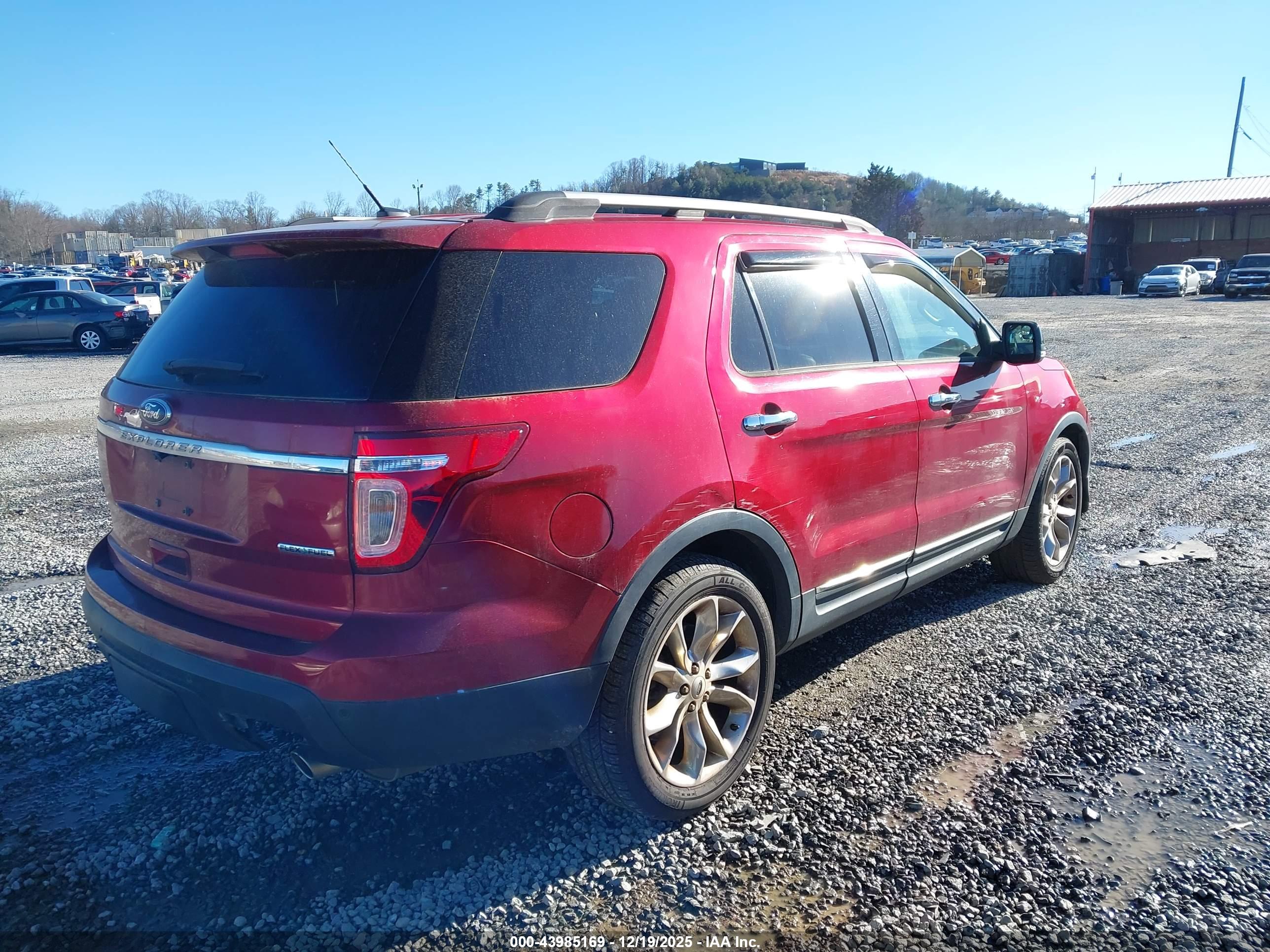 FORD EXPLORER image 4