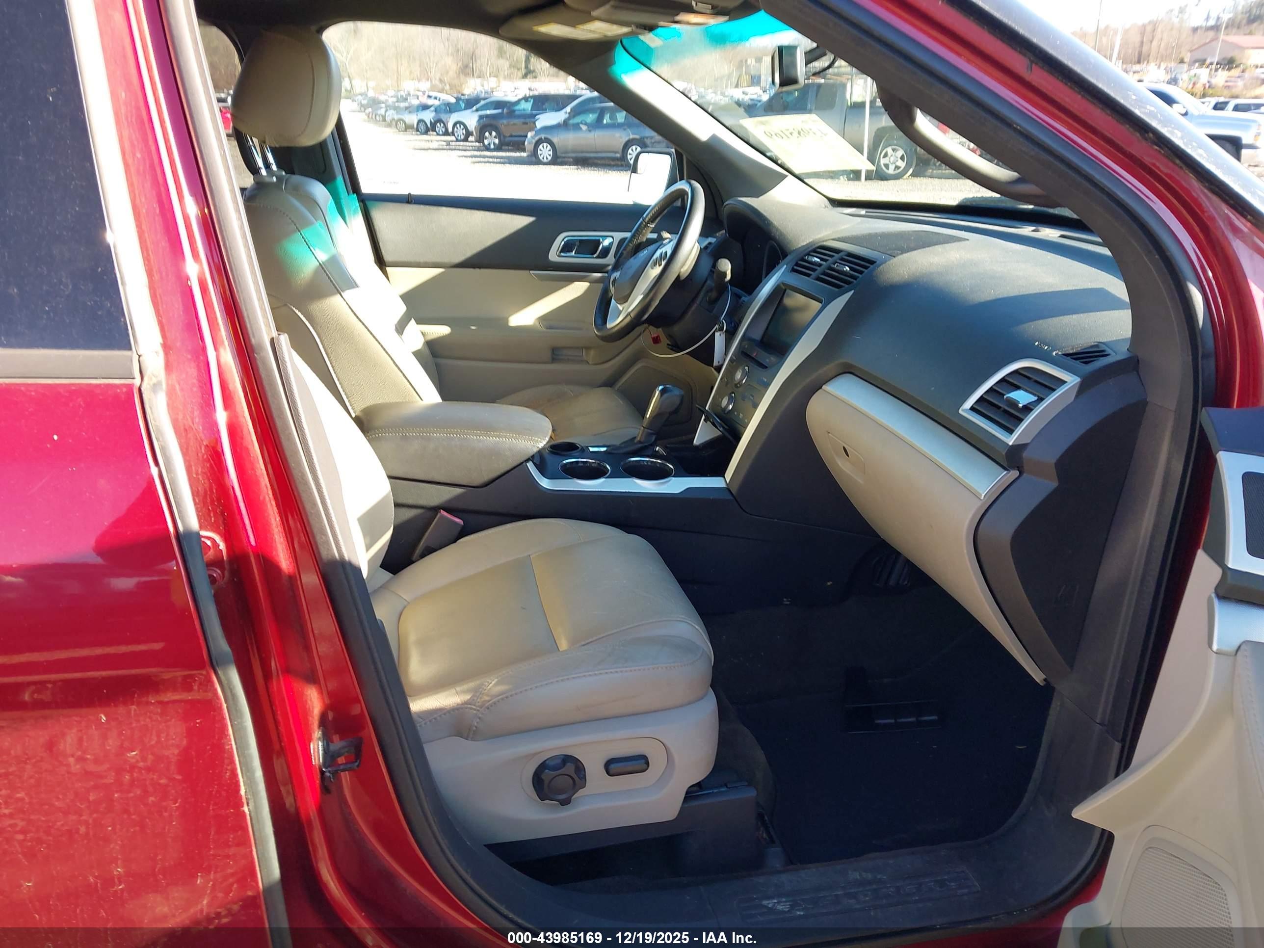 FORD EXPLORER image 5