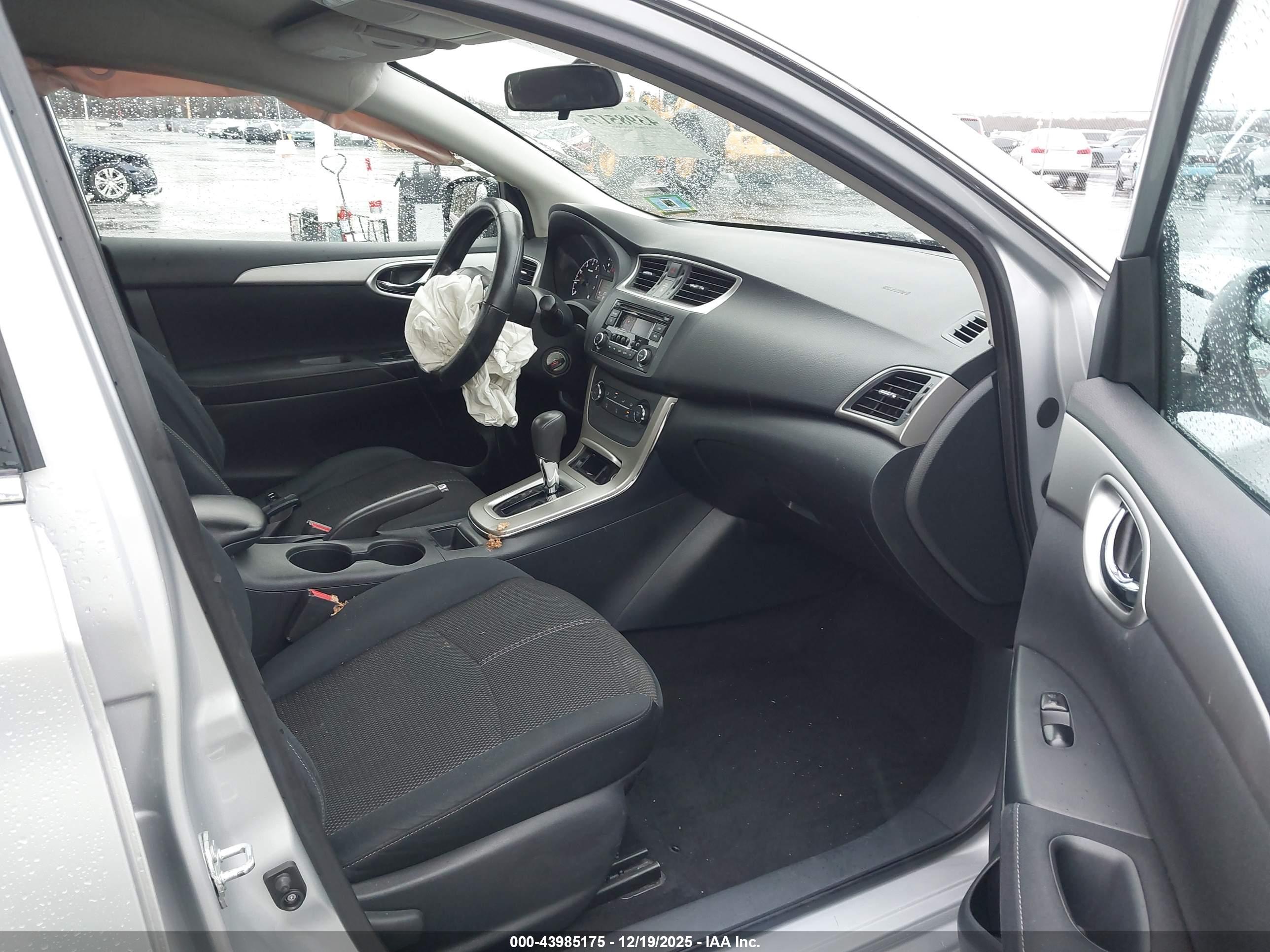 NISSAN SENTRA image 5