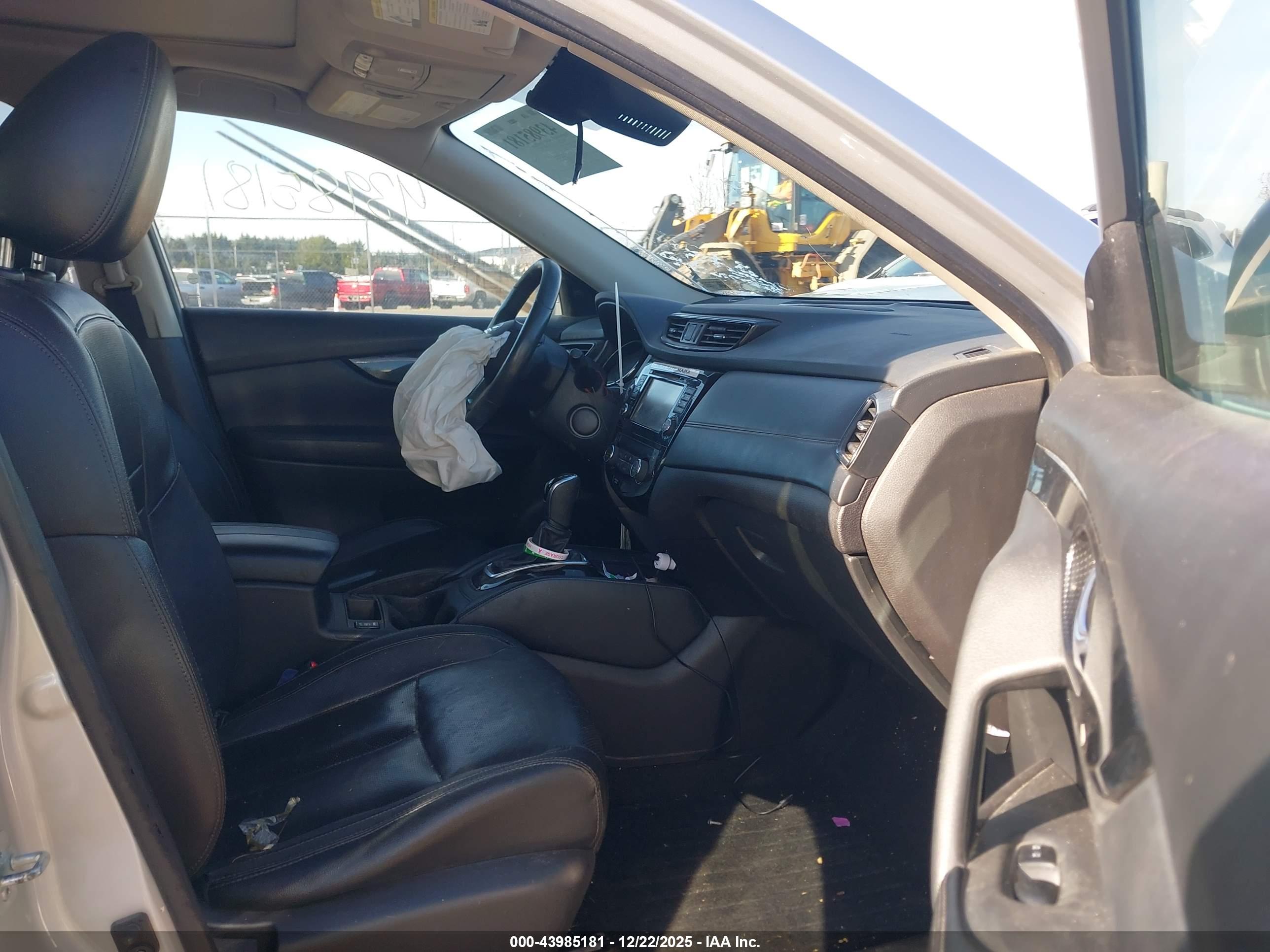 NISSAN ROGUE image 5