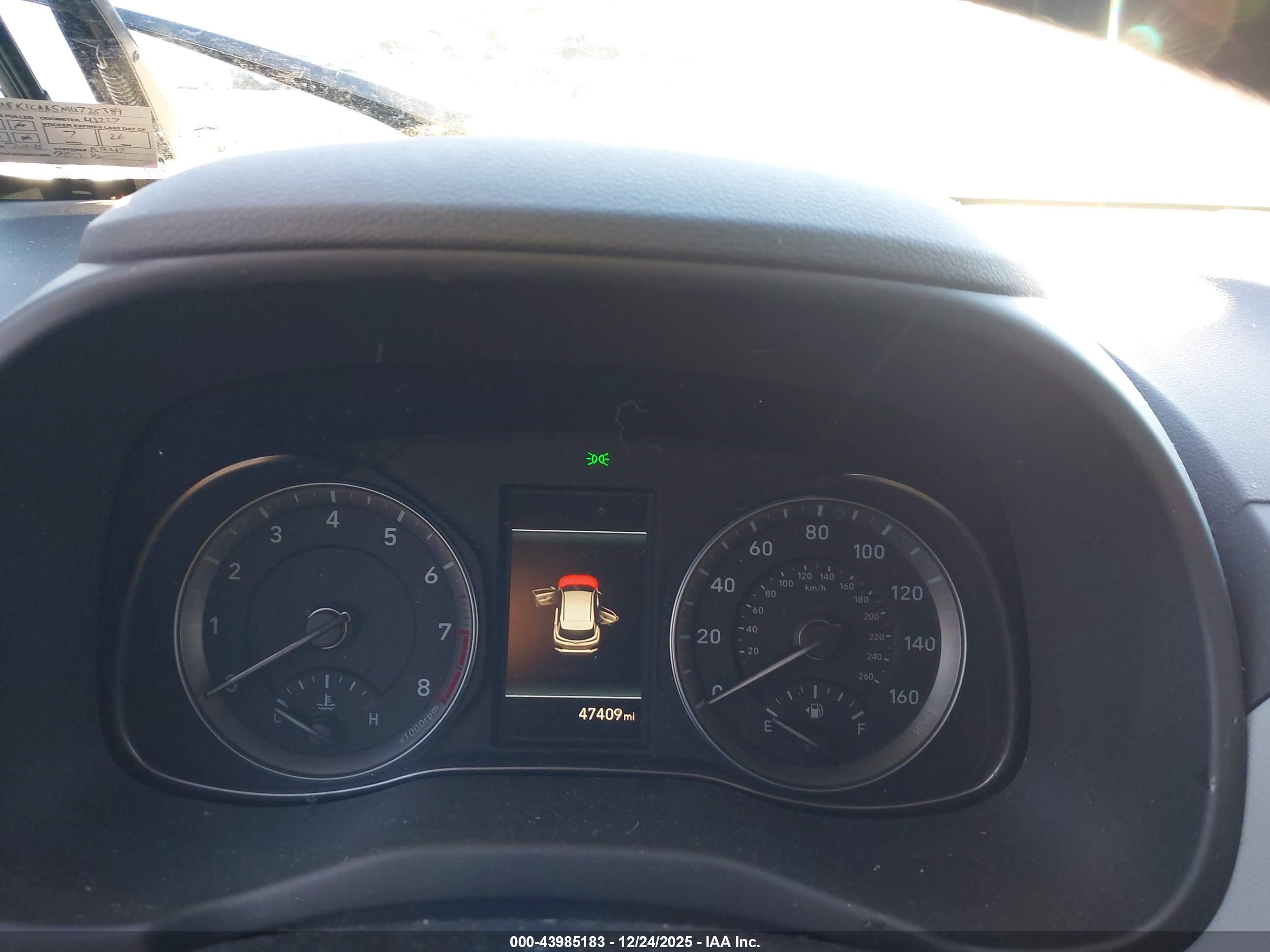 HYUNDAI KONA image 7