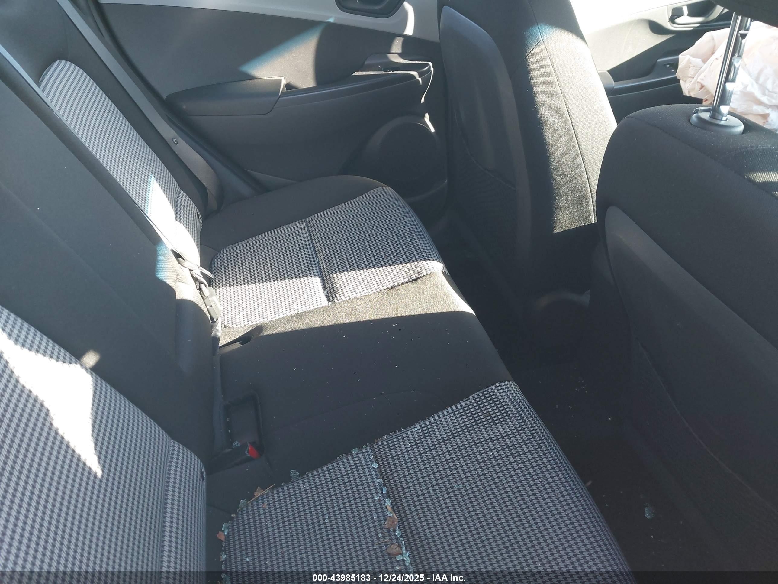 HYUNDAI KONA image 8