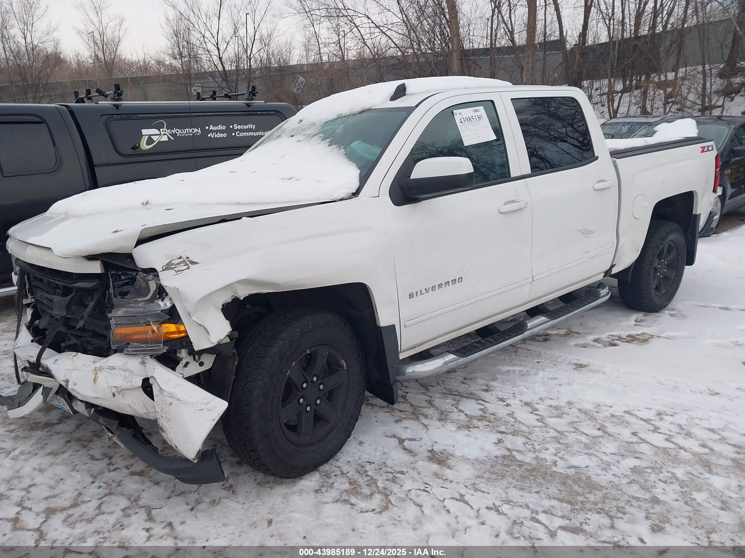 CHEVROLET SILVERADO image 2