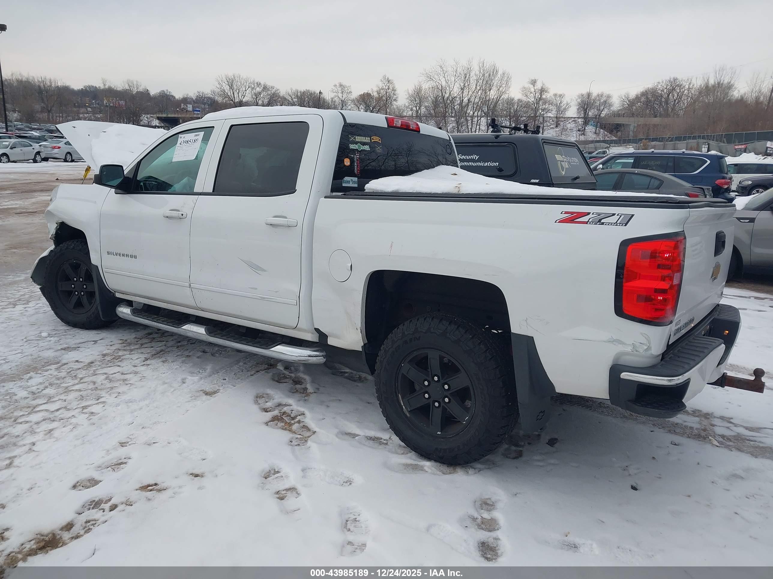 CHEVROLET SILVERADO image 3