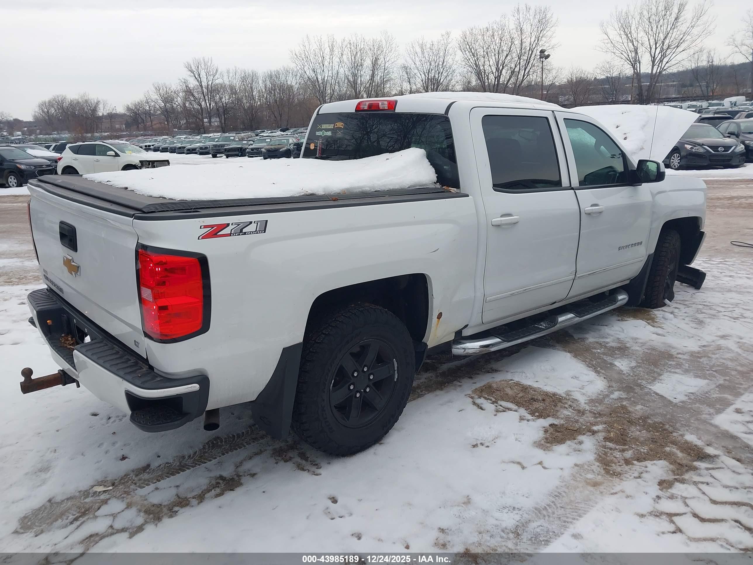 CHEVROLET SILVERADO image 4