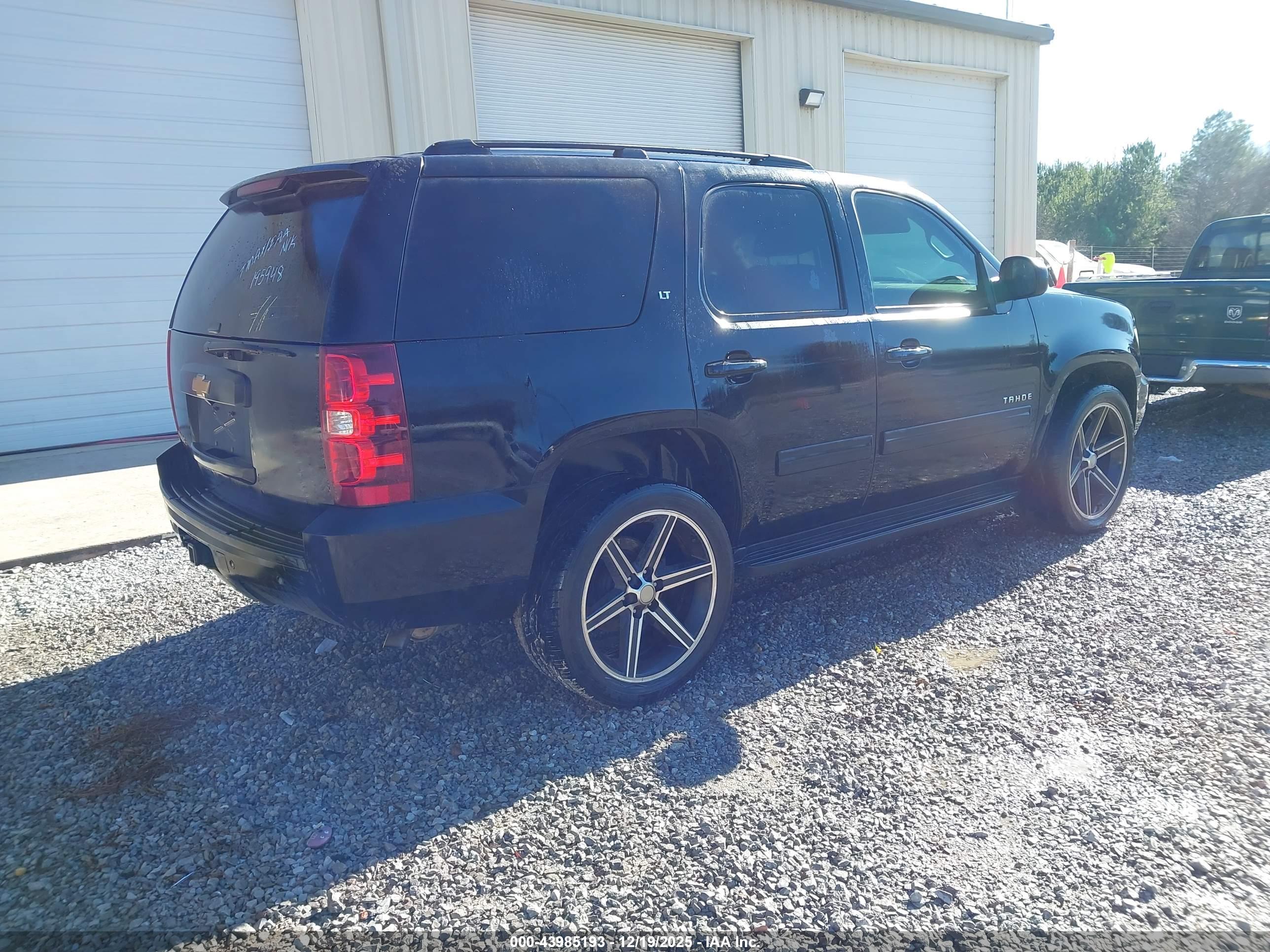 CHEVROLET TAHOE image 4