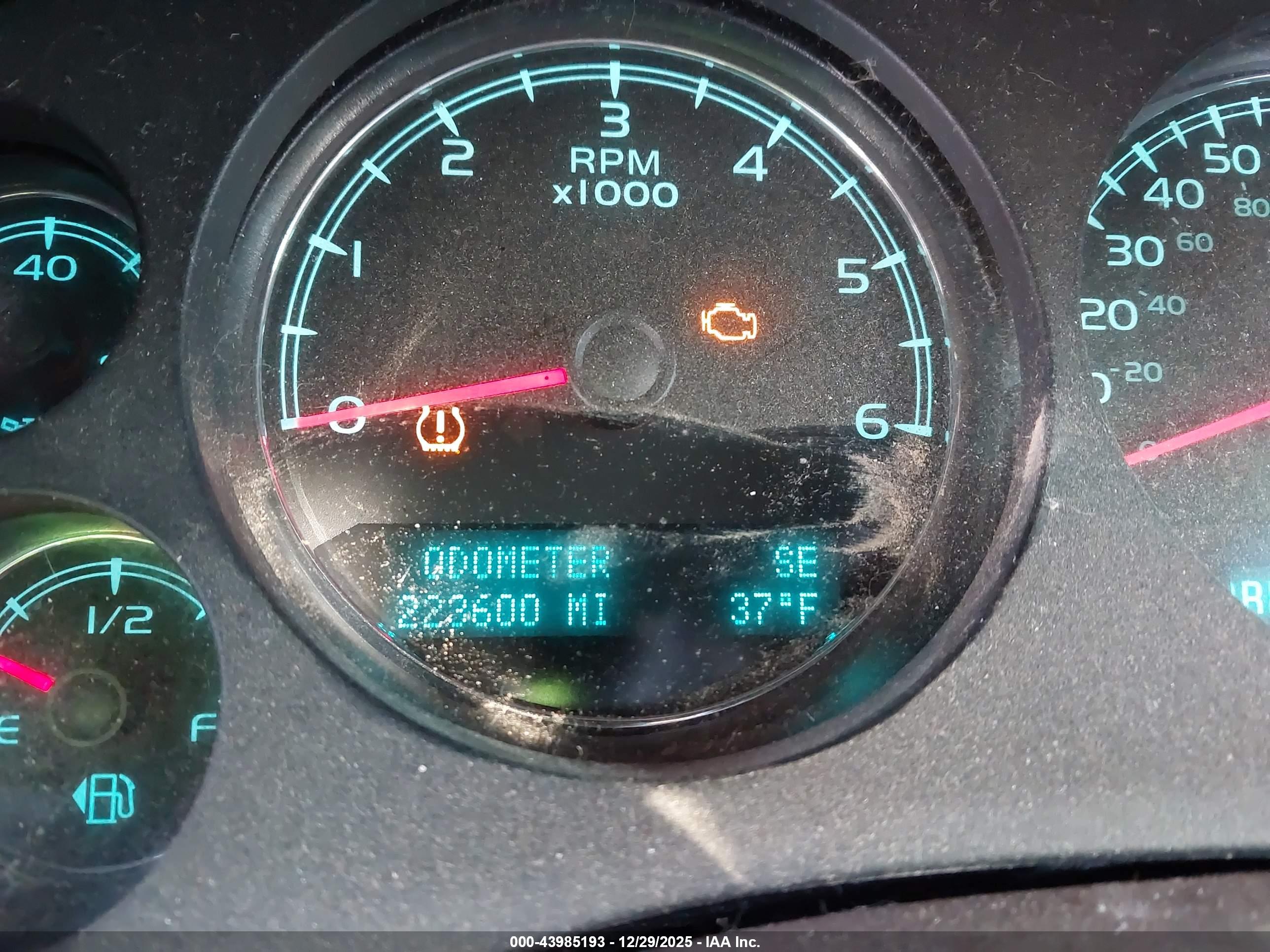 CHEVROLET TAHOE image 7