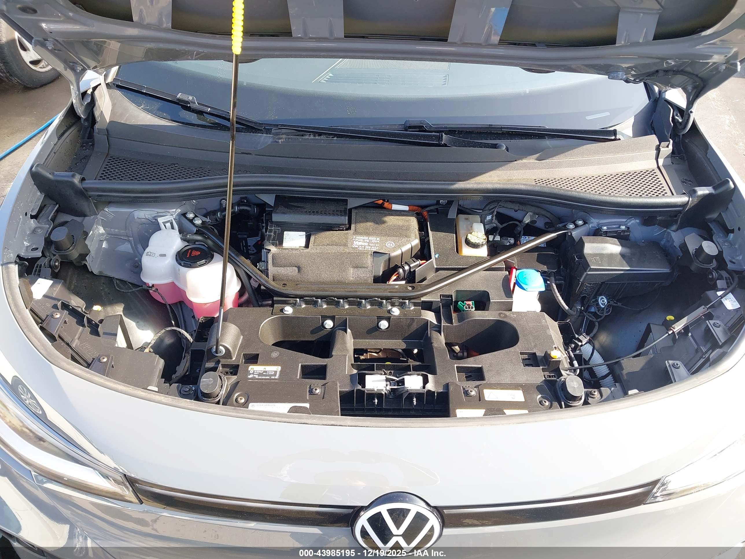 VOLKSWAGEN ID.4 image 10