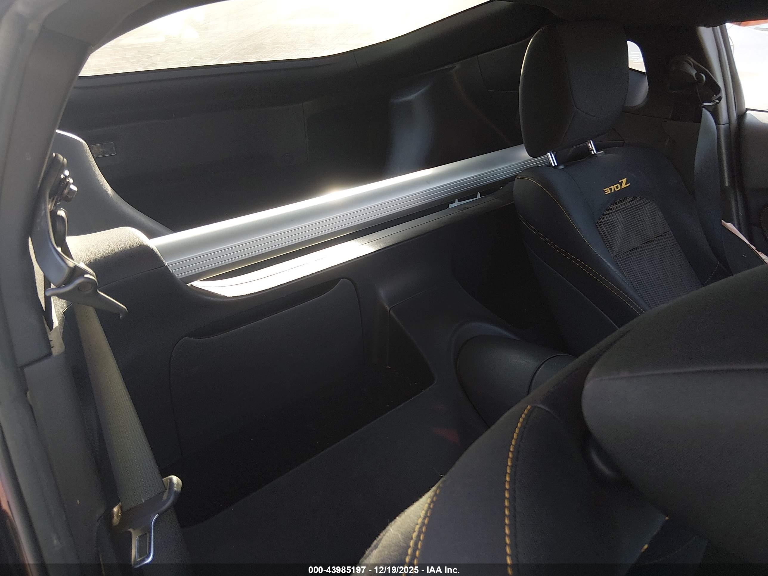 NISSAN 370Z image 8