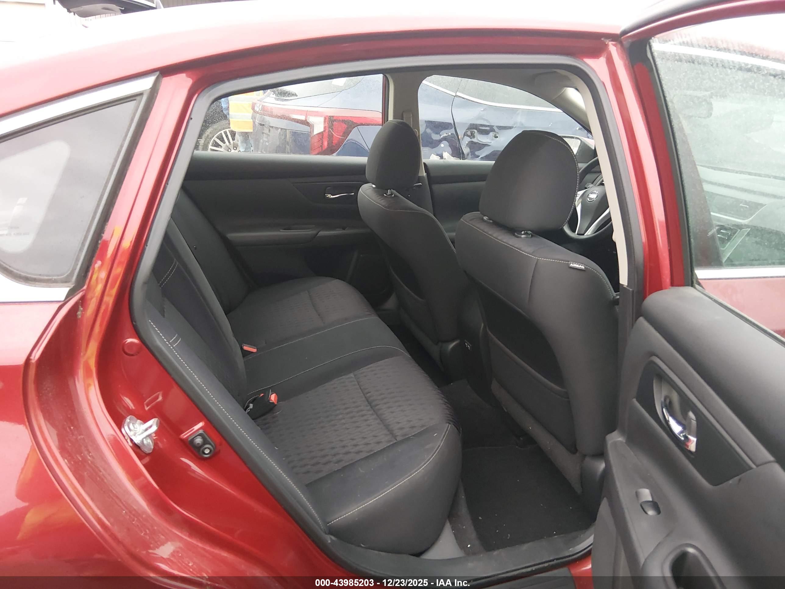NISSAN ALTIMA image 8