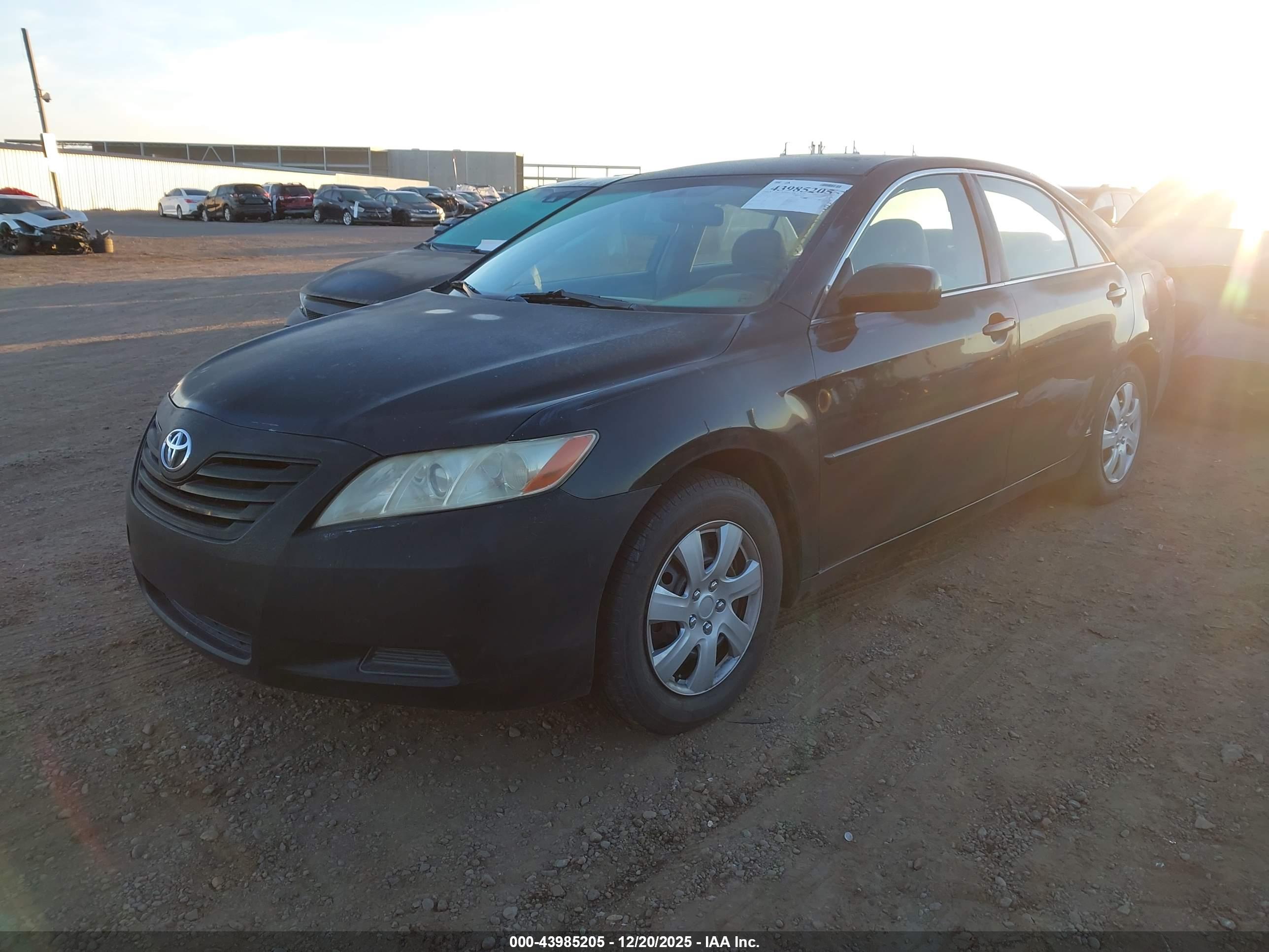 TOYOTA CAMRY image 2
