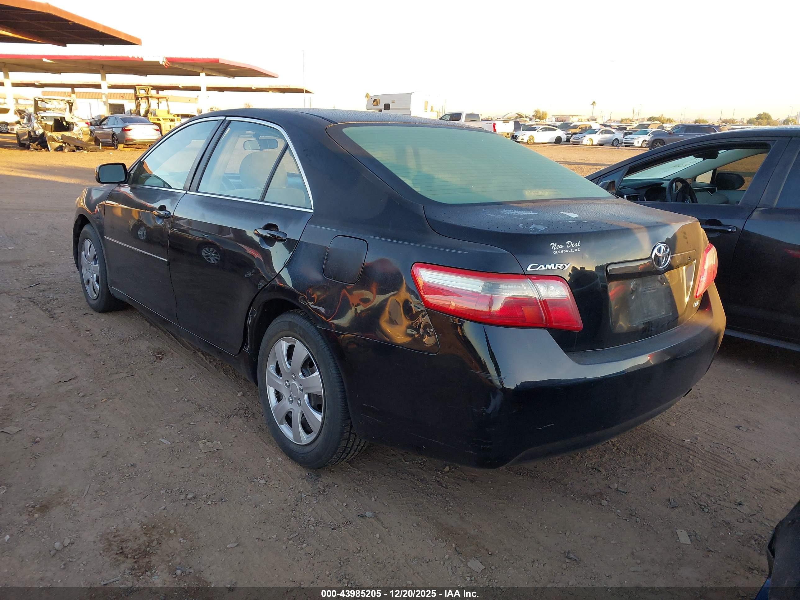 TOYOTA CAMRY image 3