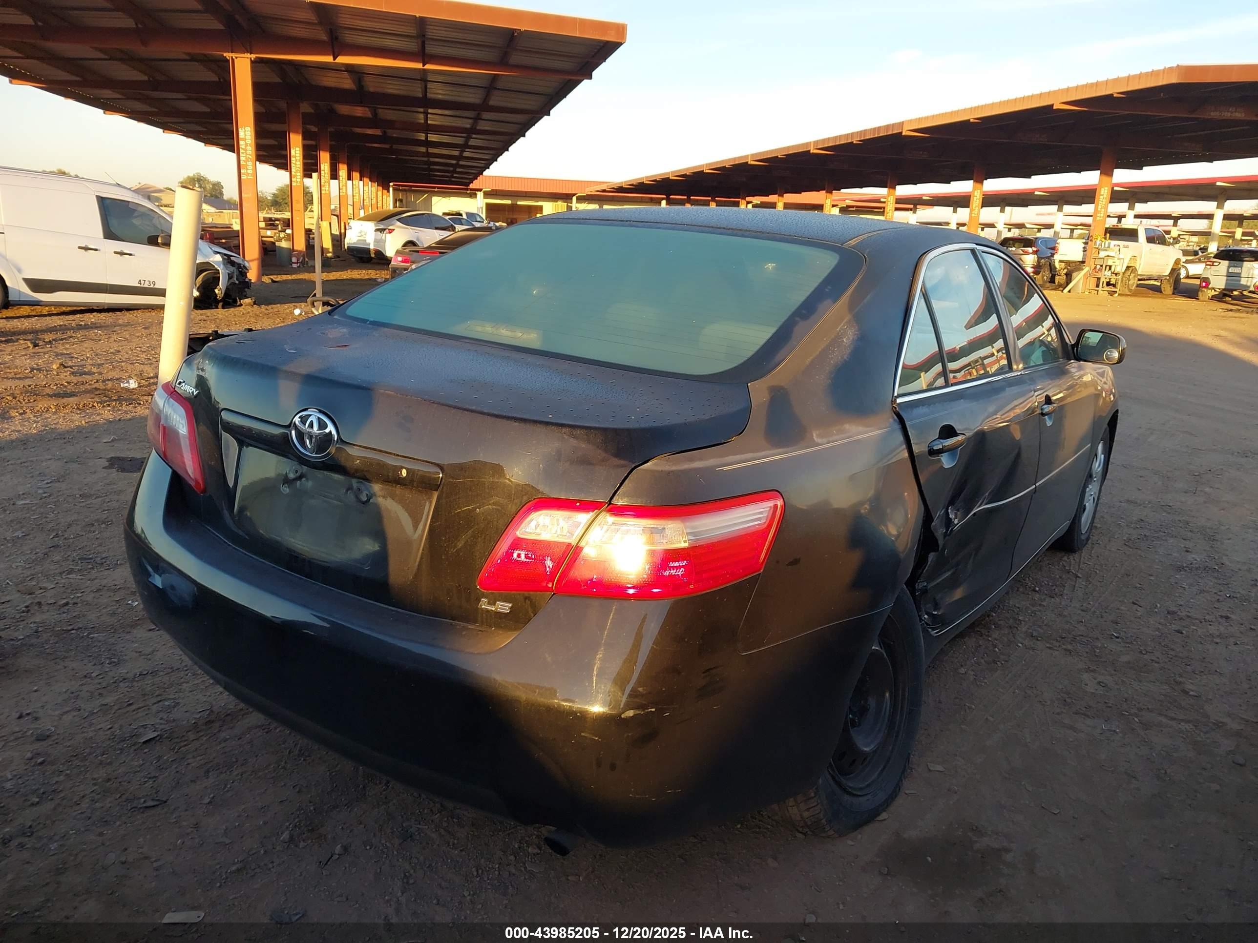 TOYOTA CAMRY image 4