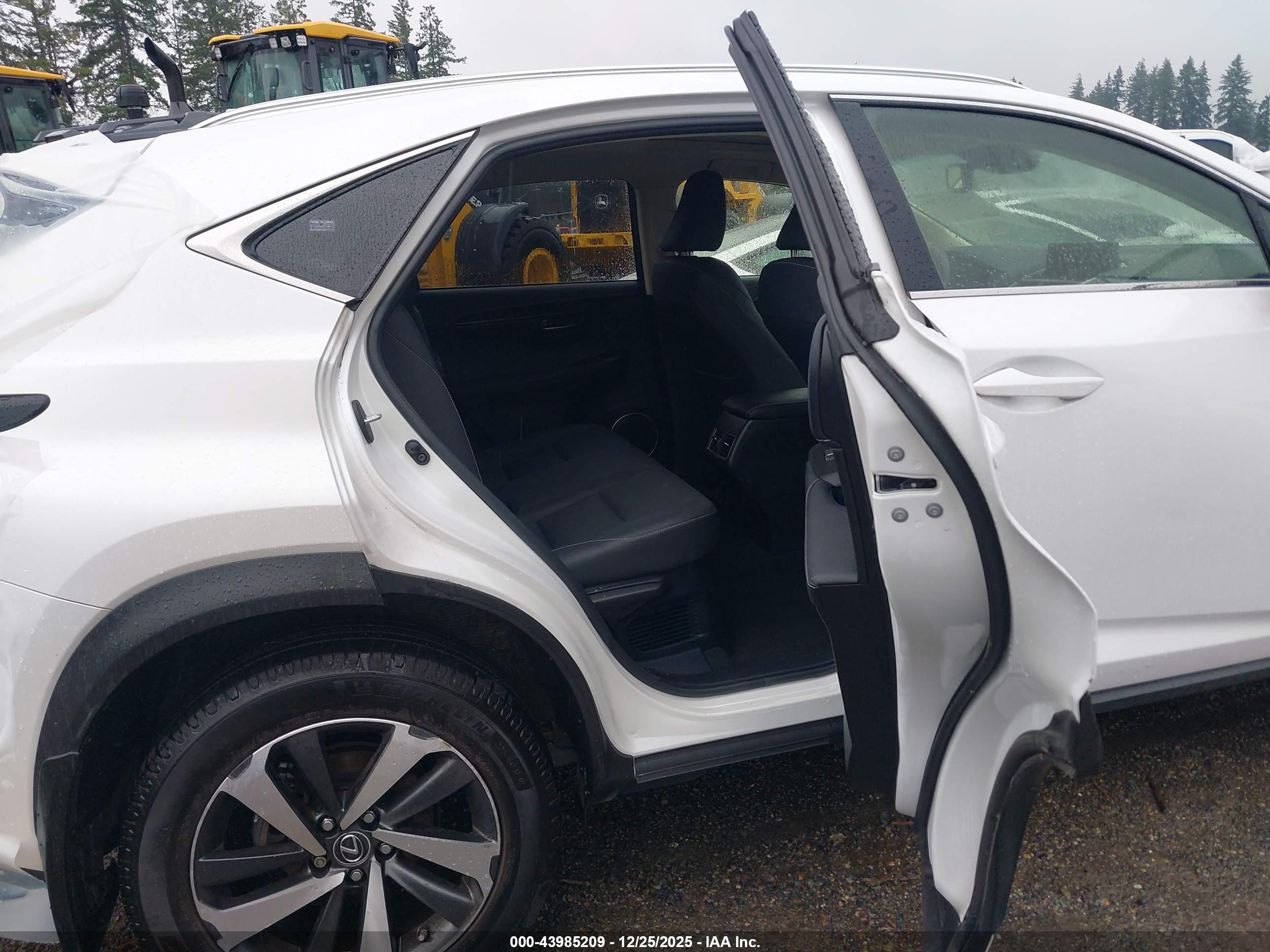 LEXUS NX image 8