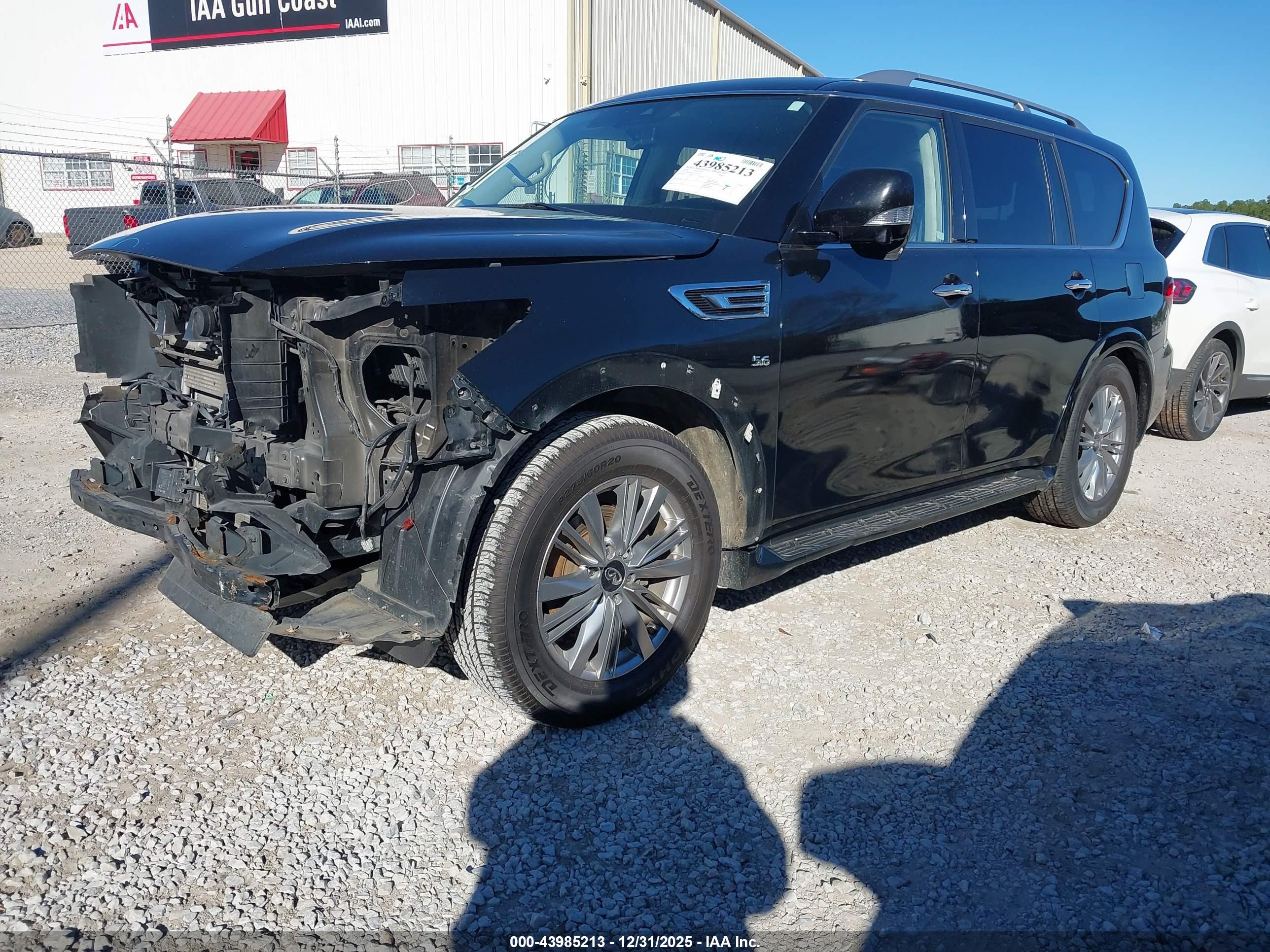 INFINITI QX80 image 2