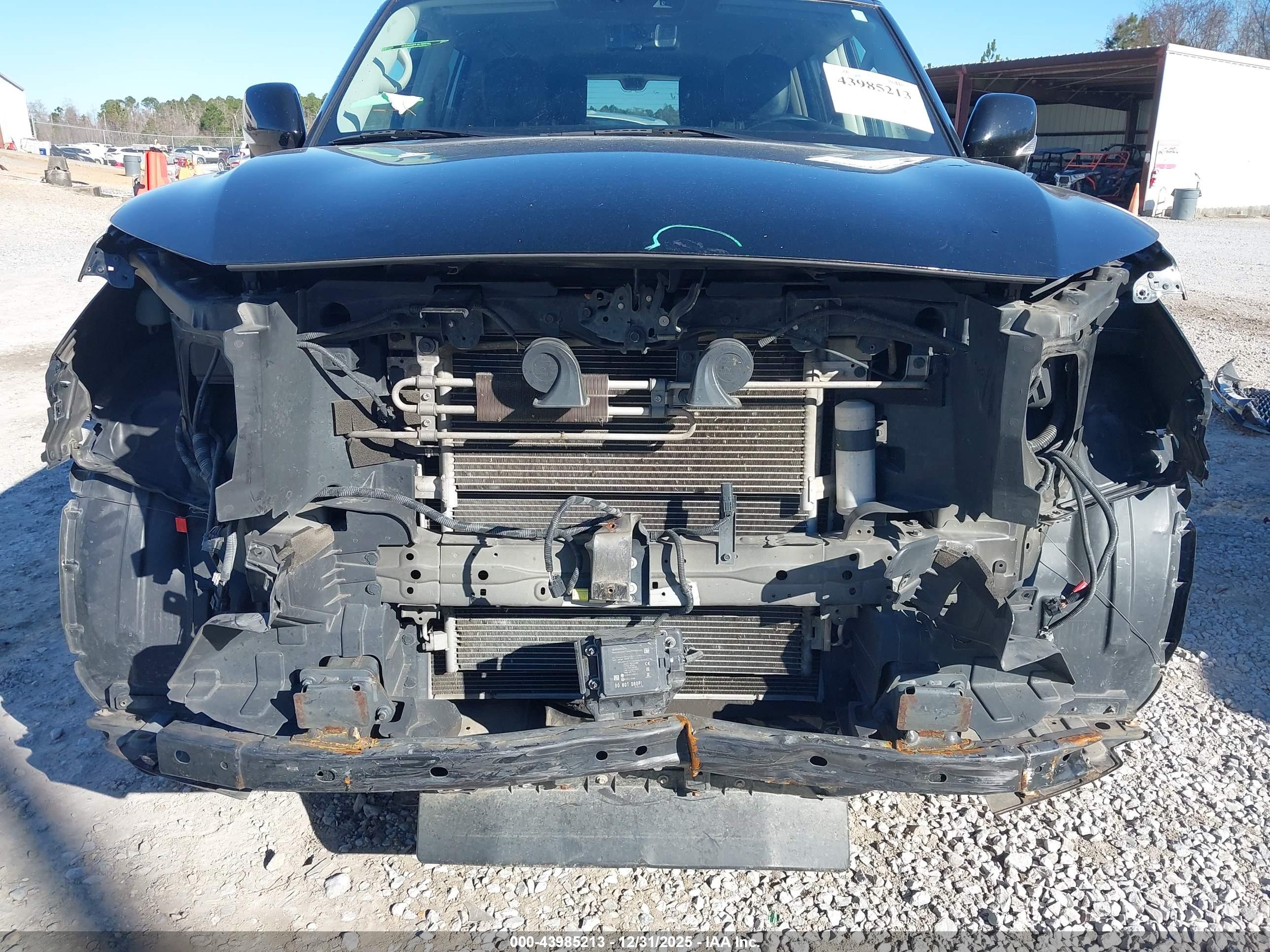 INFINITI QX80 image 6