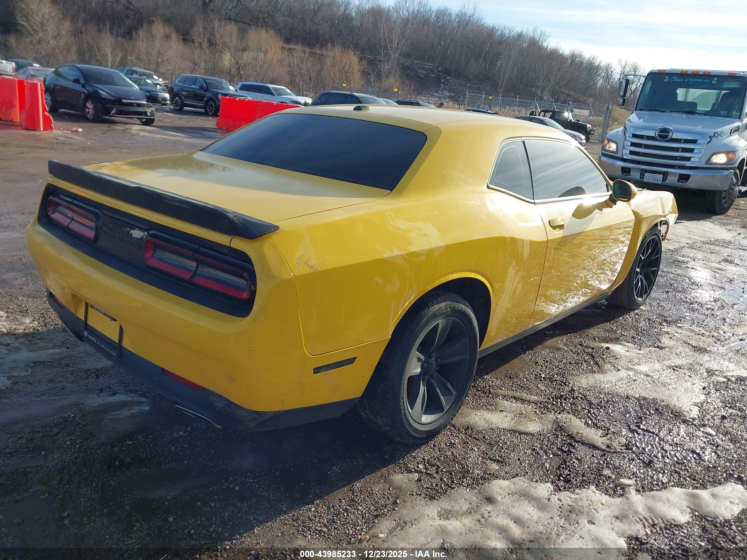 DODGE CHALLENGER image 4