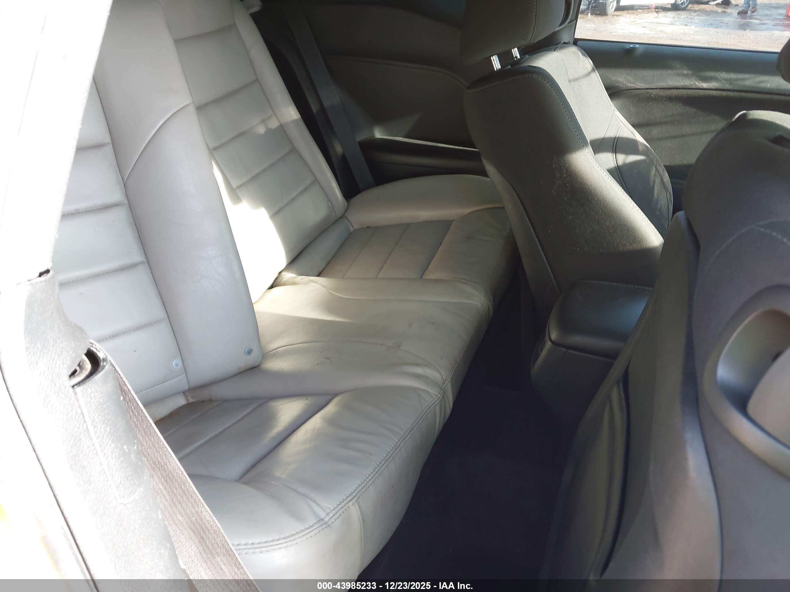 DODGE CHALLENGER image 8