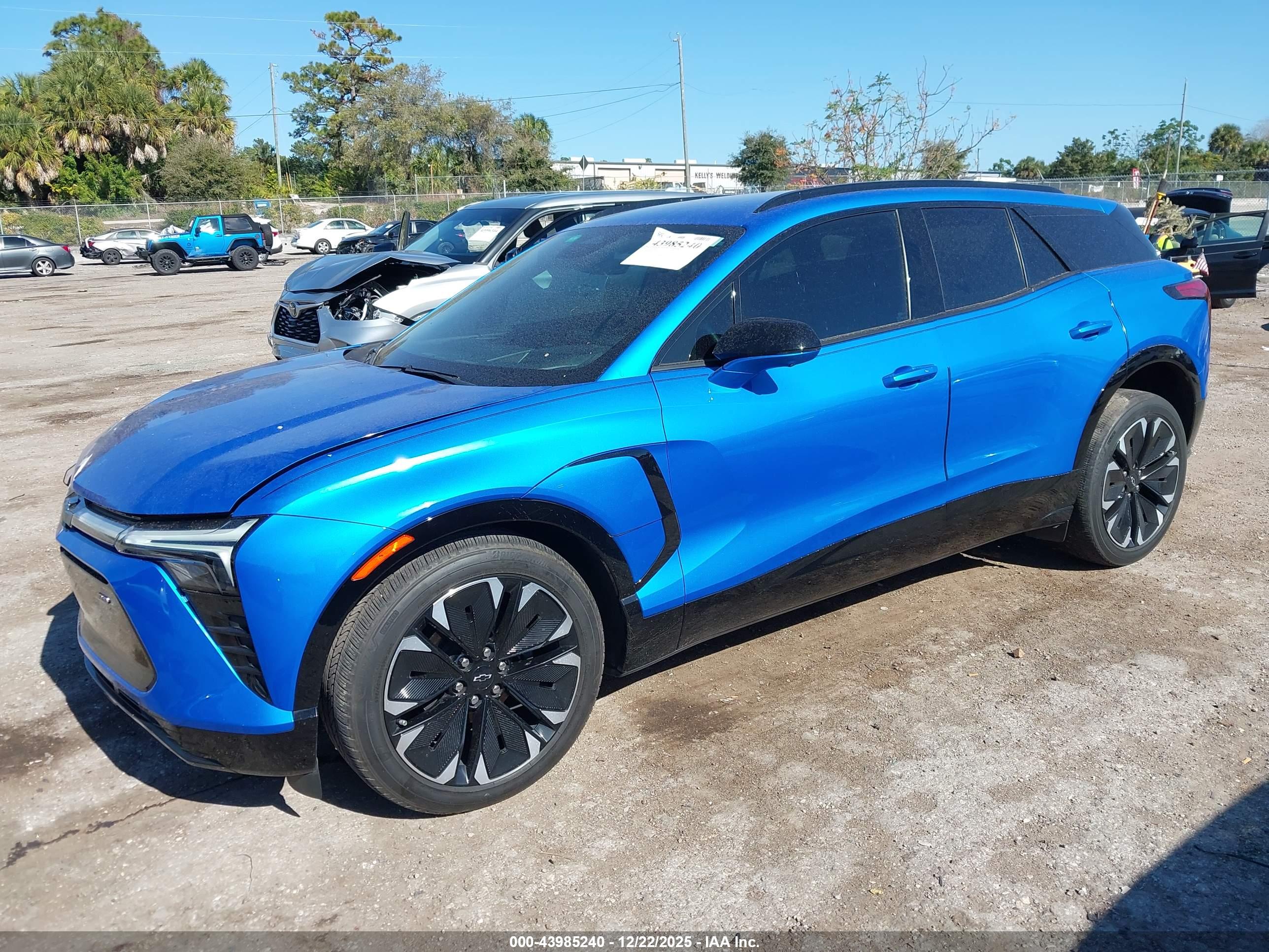 CHEVROLET BLAZER image 2