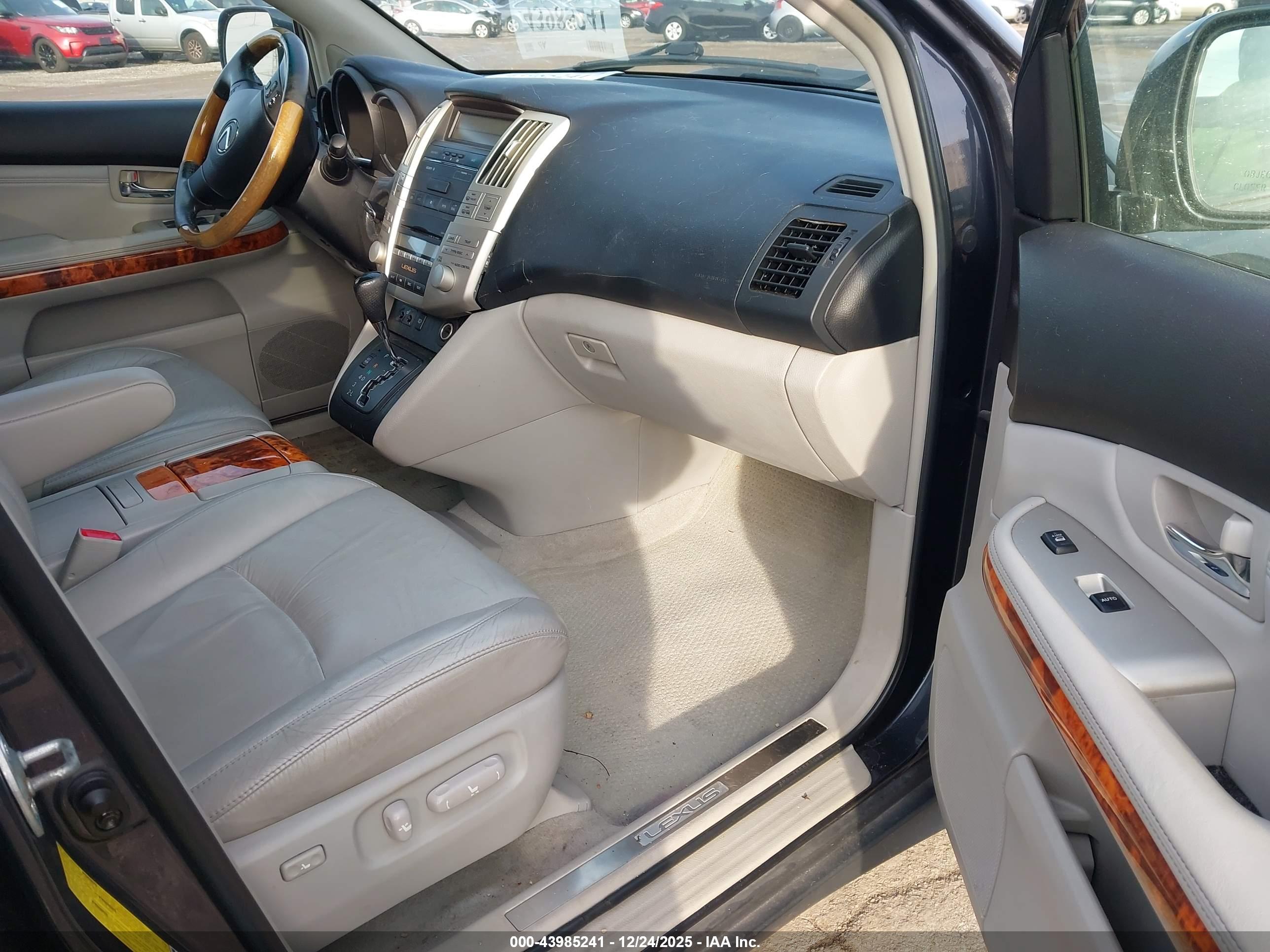 LEXUS RX image 5