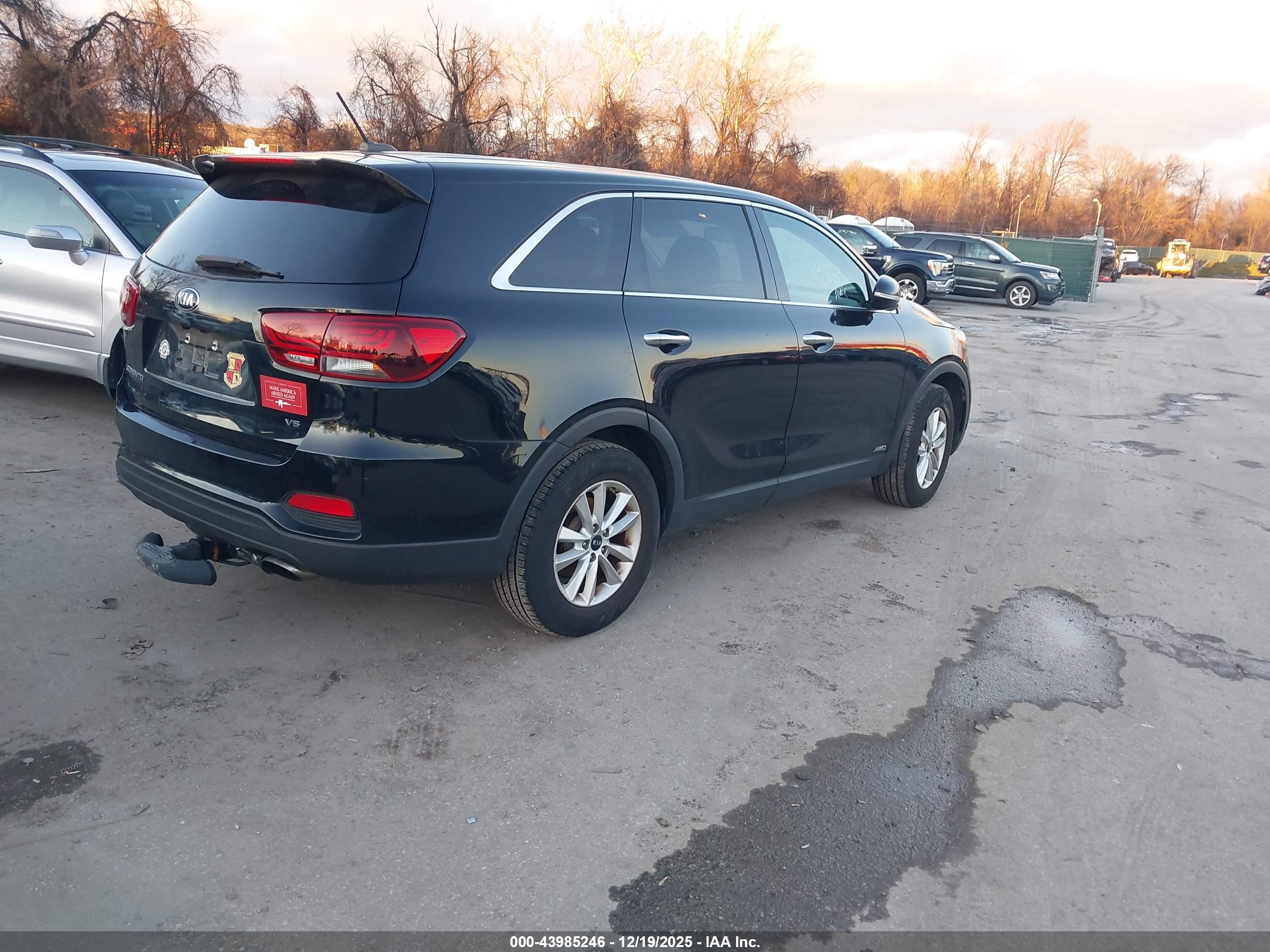 KIA SORENTO image 4