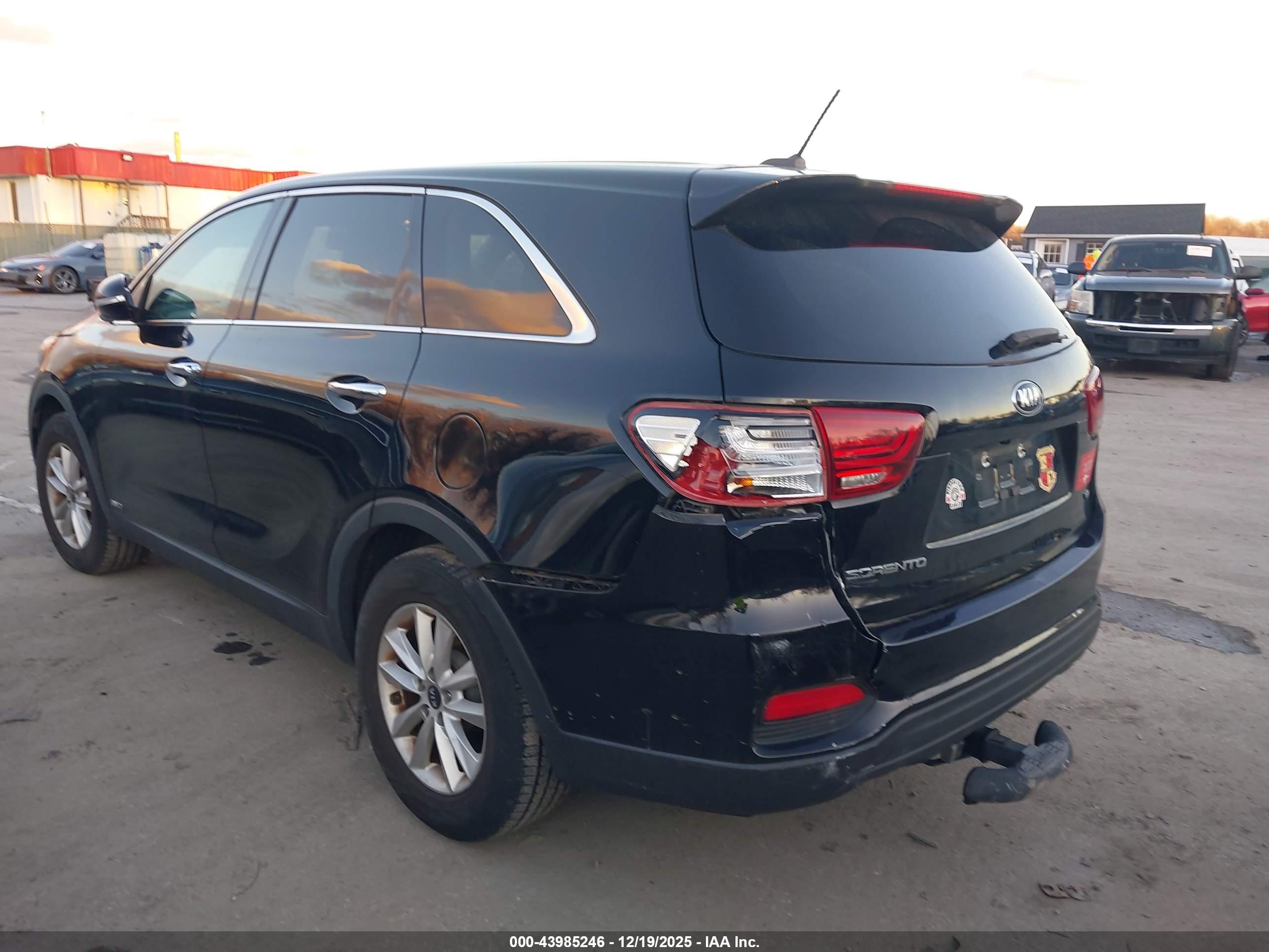 KIA SORENTO image 6