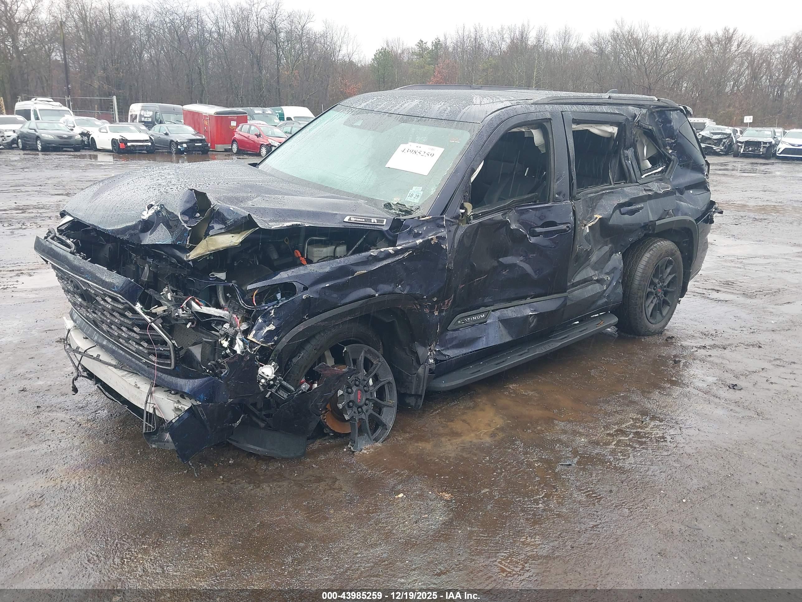 TOYOTA SEQUOIA image 2