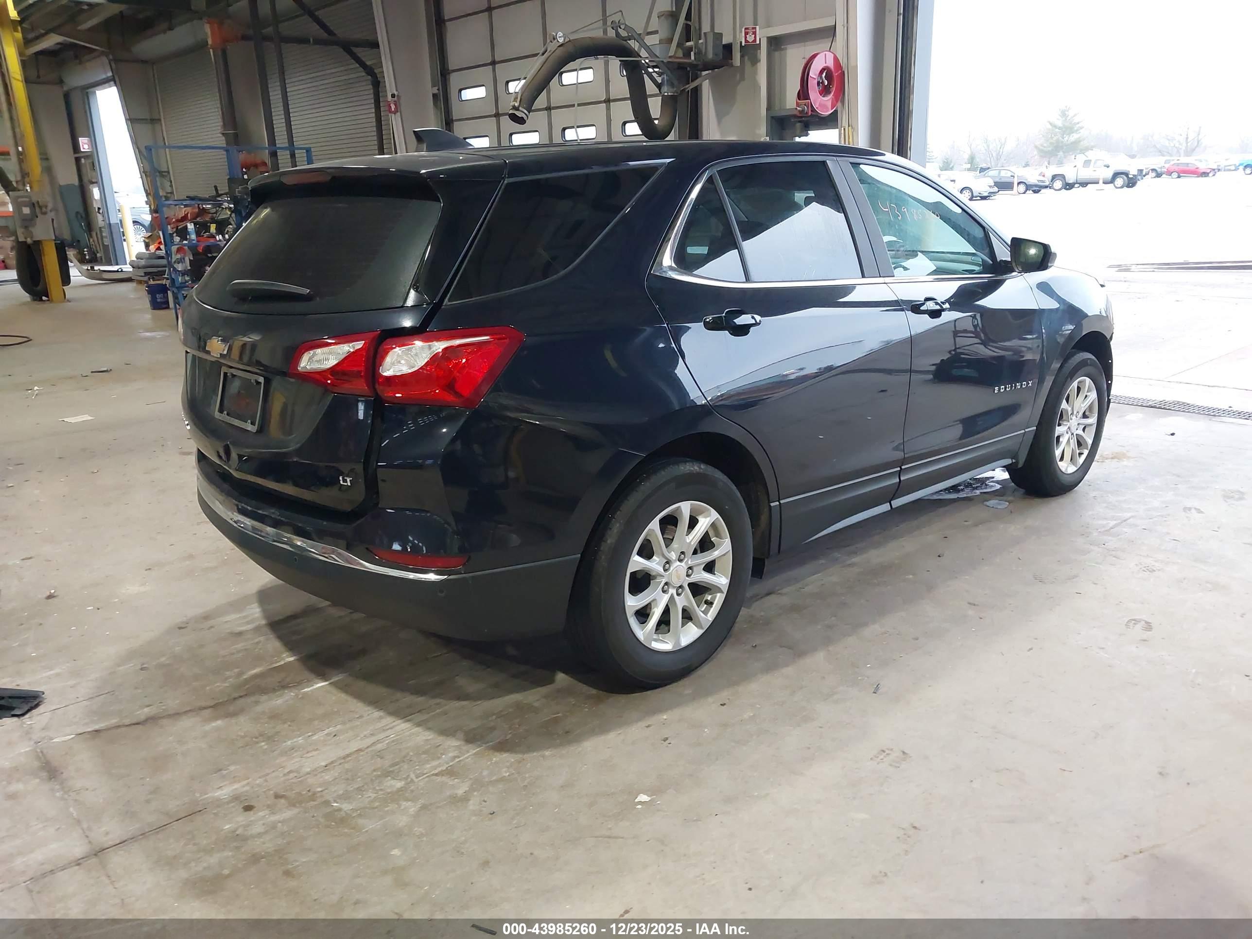 CHEVROLET EQUINOX image 4