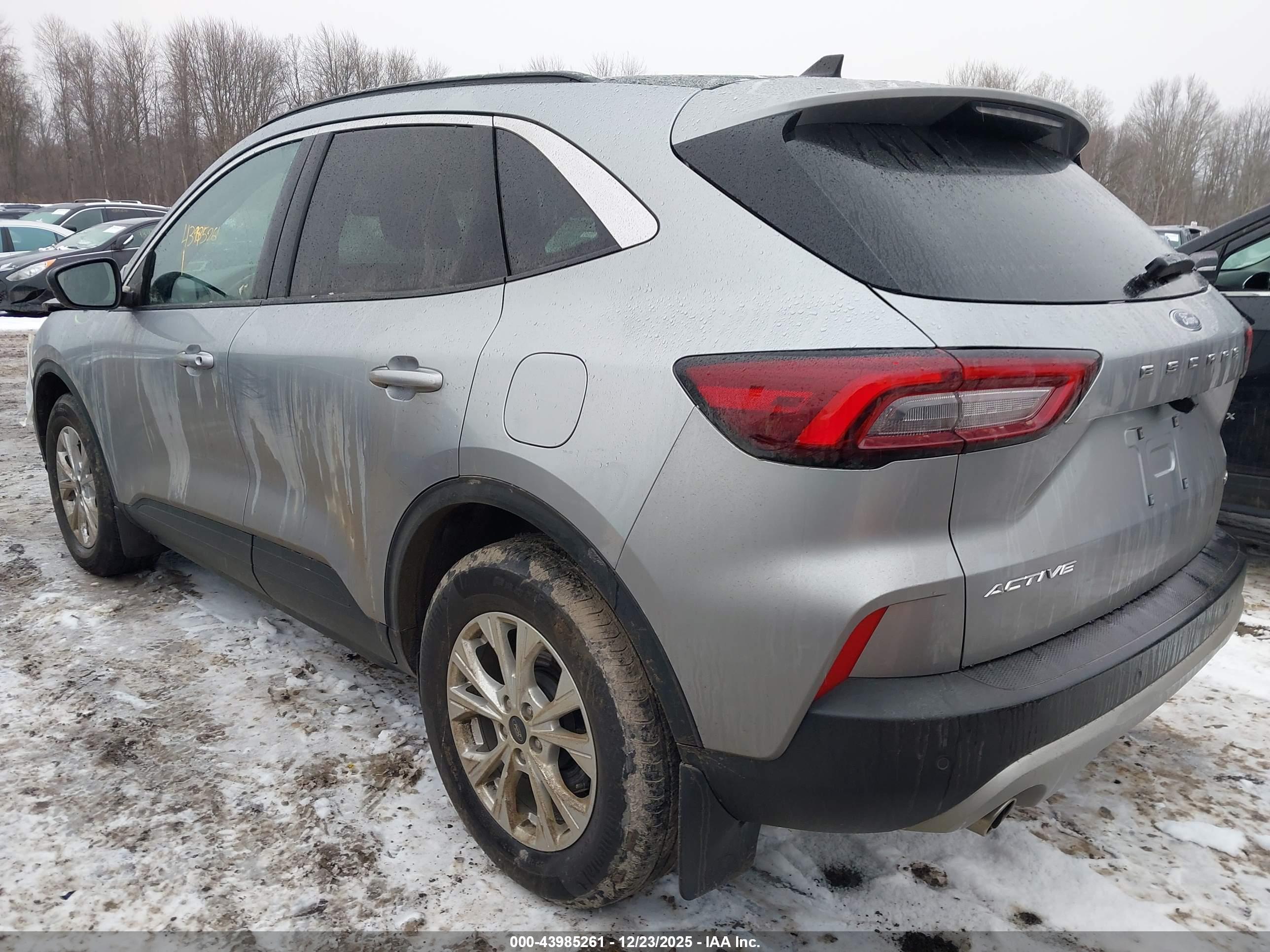 FORD ESCAPE image 3