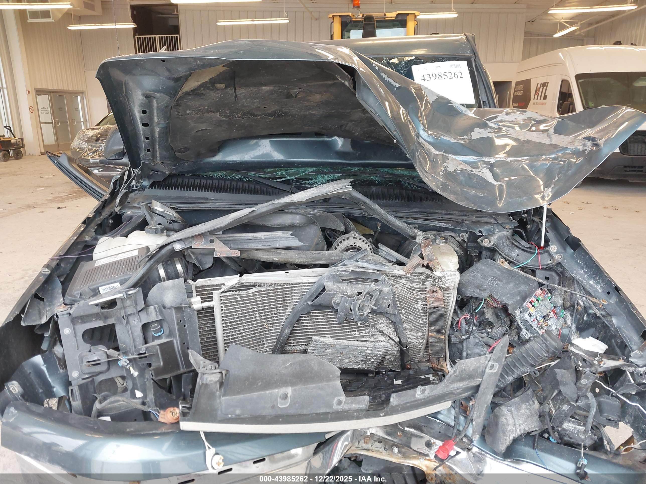 CHEVROLET SILVERADO image 10