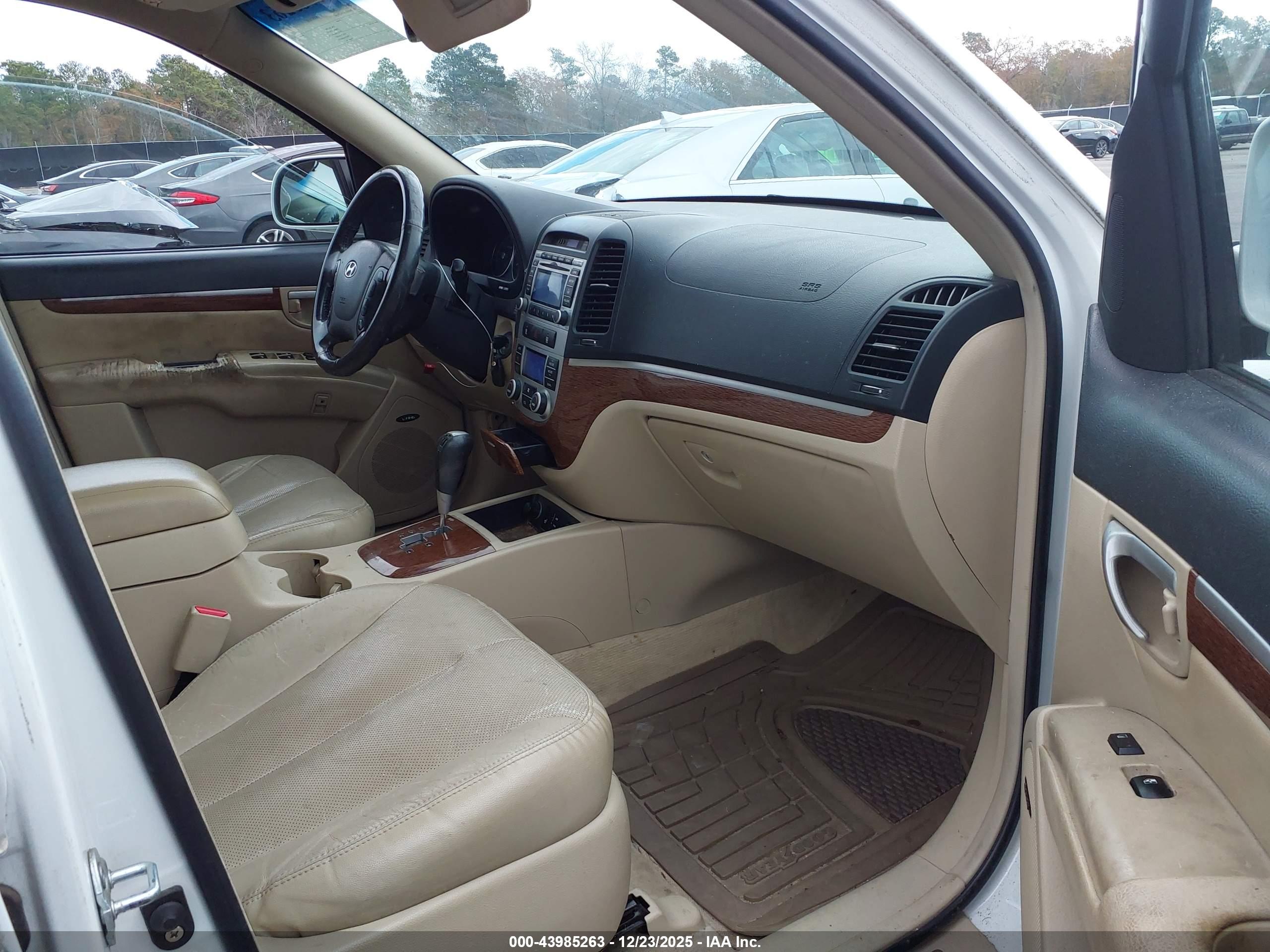 HYUNDAI SANTA image 5