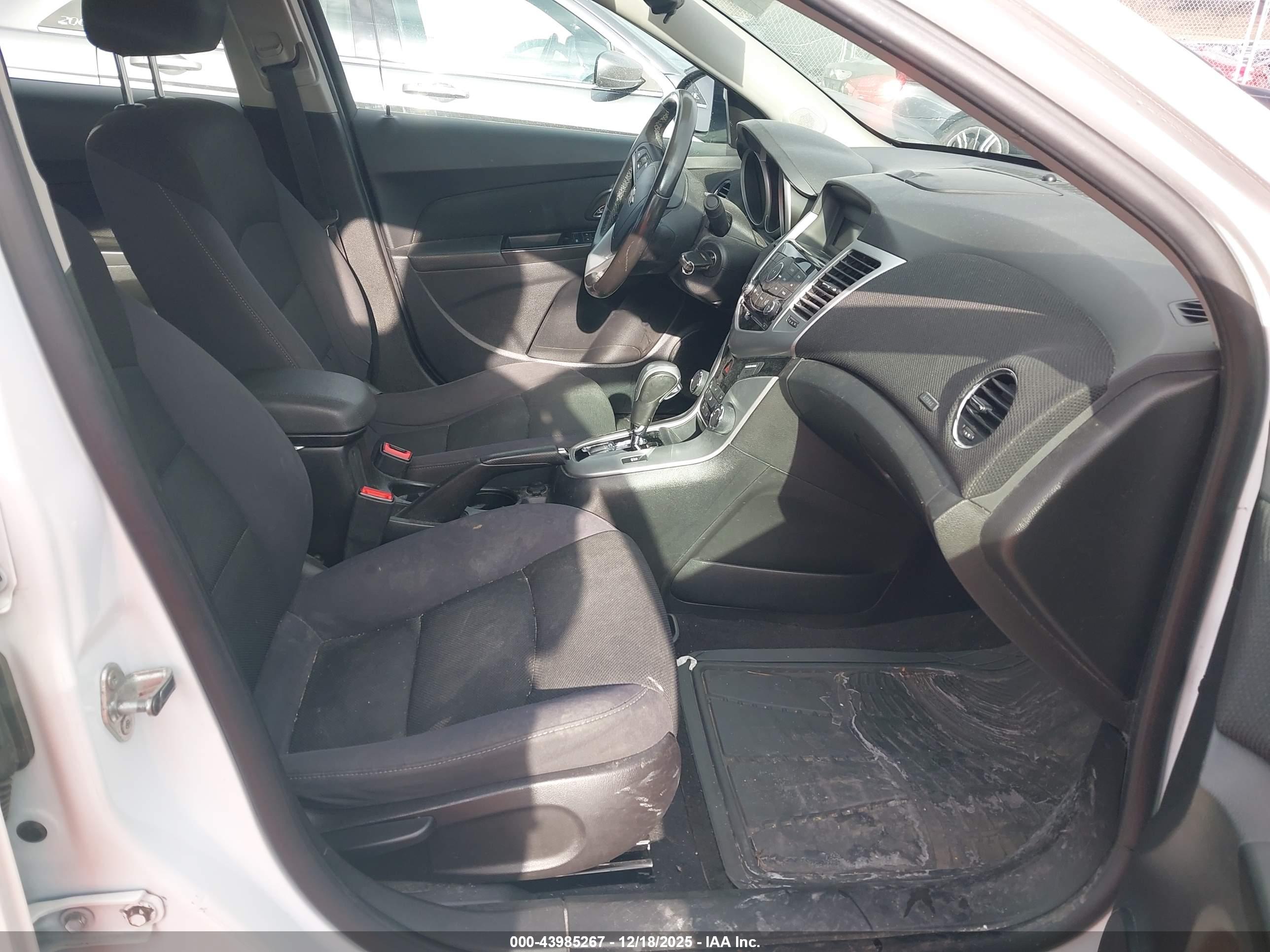 CHEVROLET CRUZE image 5