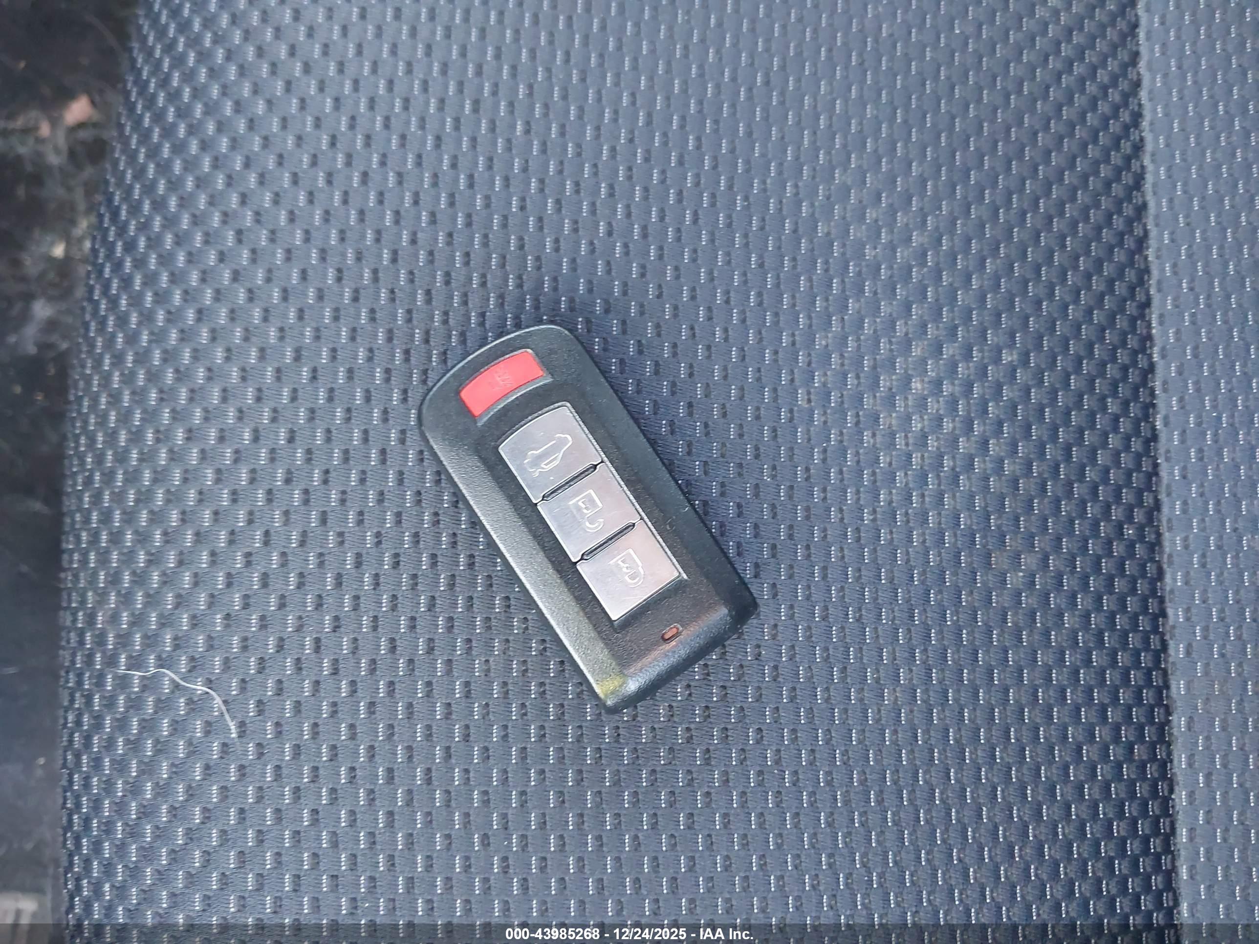 MITSUBISHI LANCER image 11