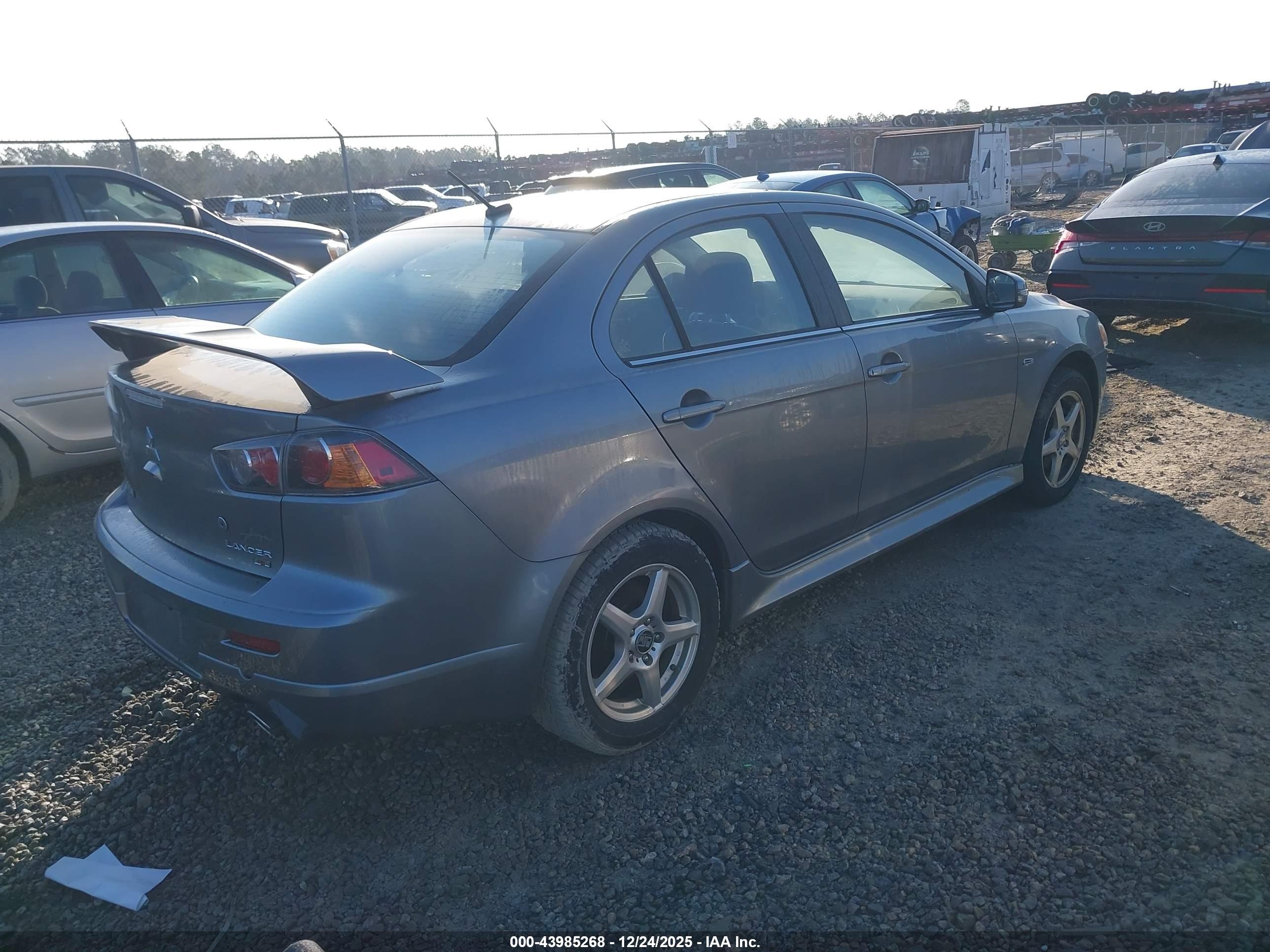 MITSUBISHI LANCER image 4