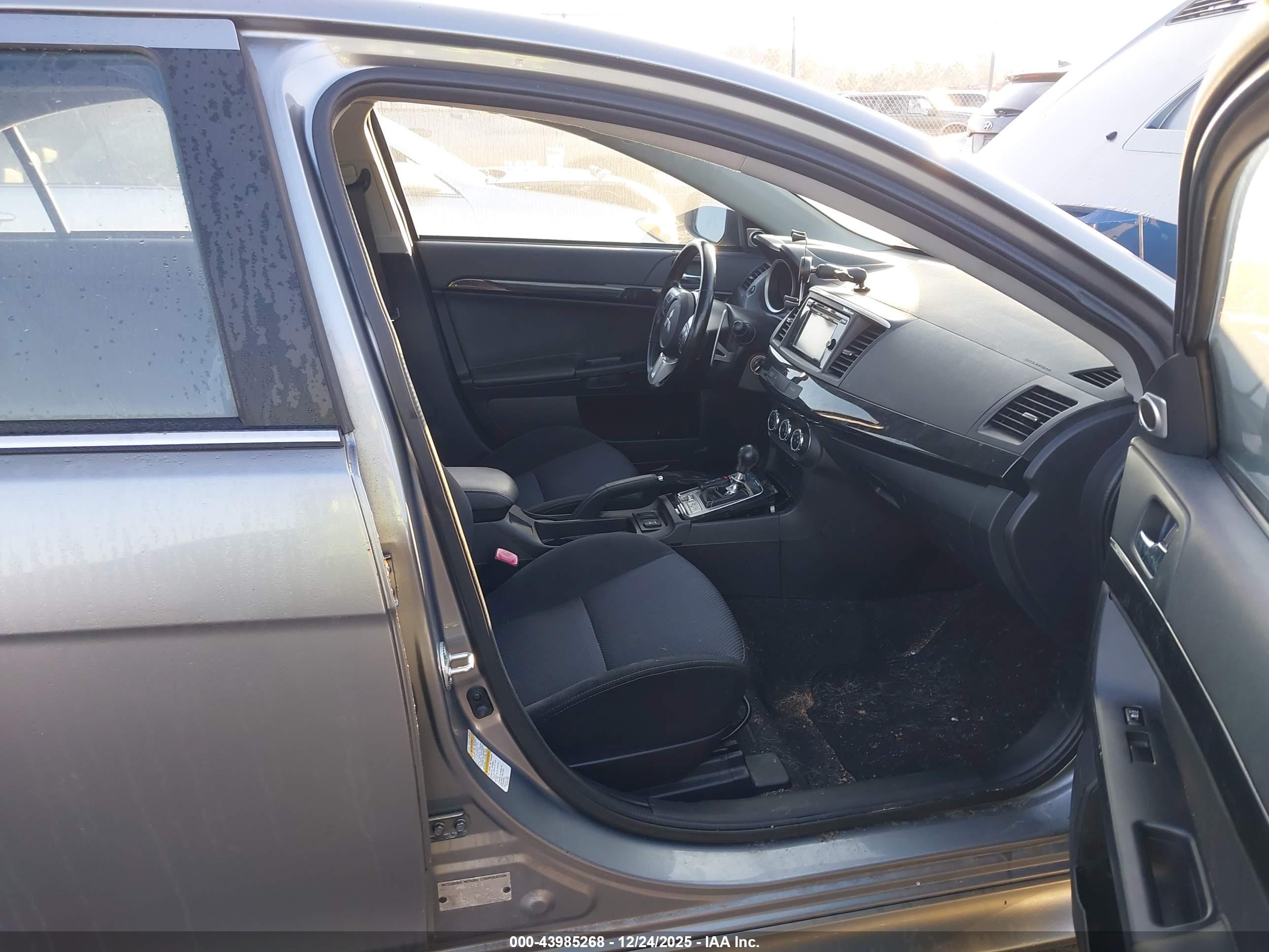 MITSUBISHI LANCER image 5