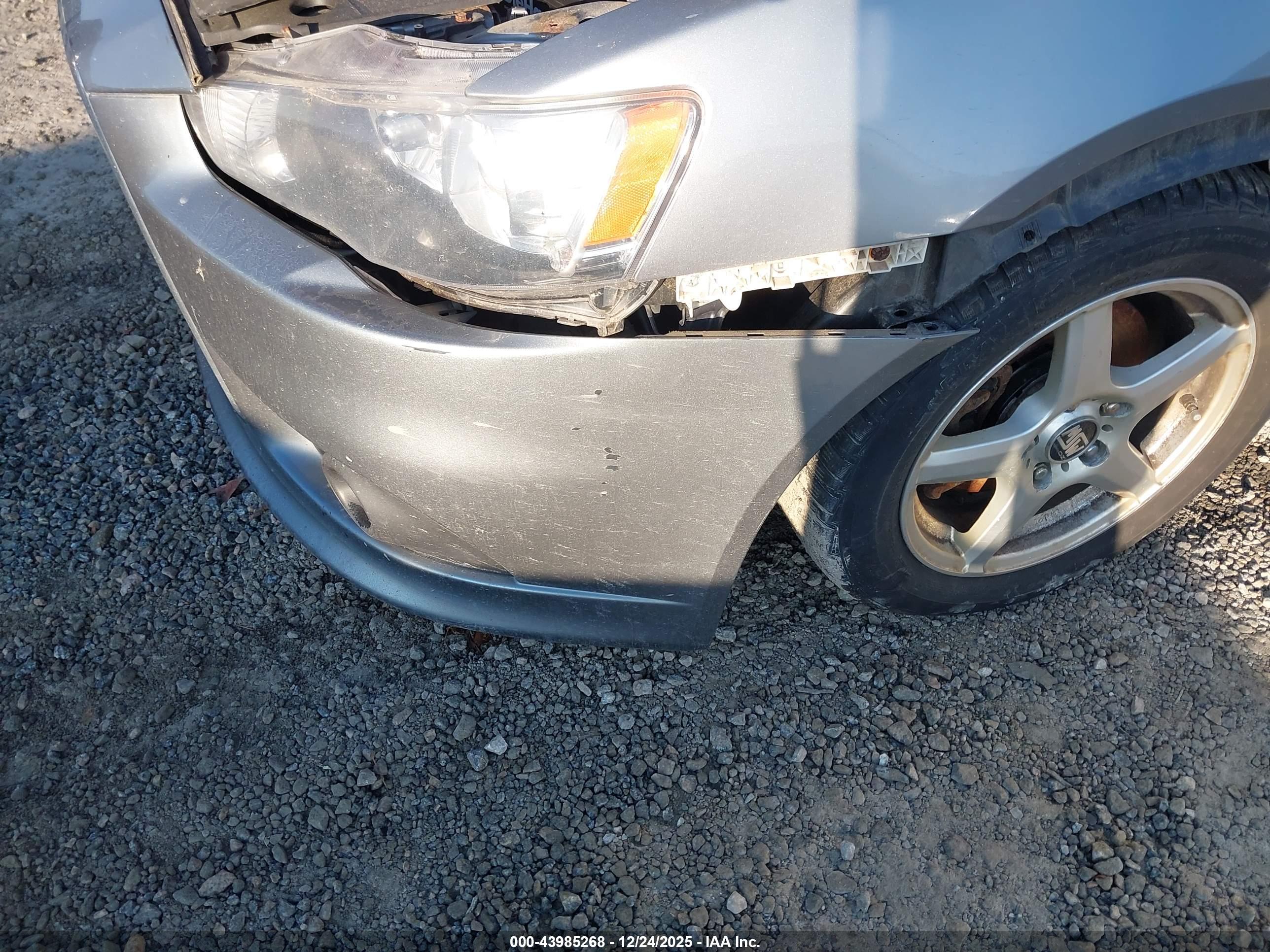 MITSUBISHI LANCER image 6
