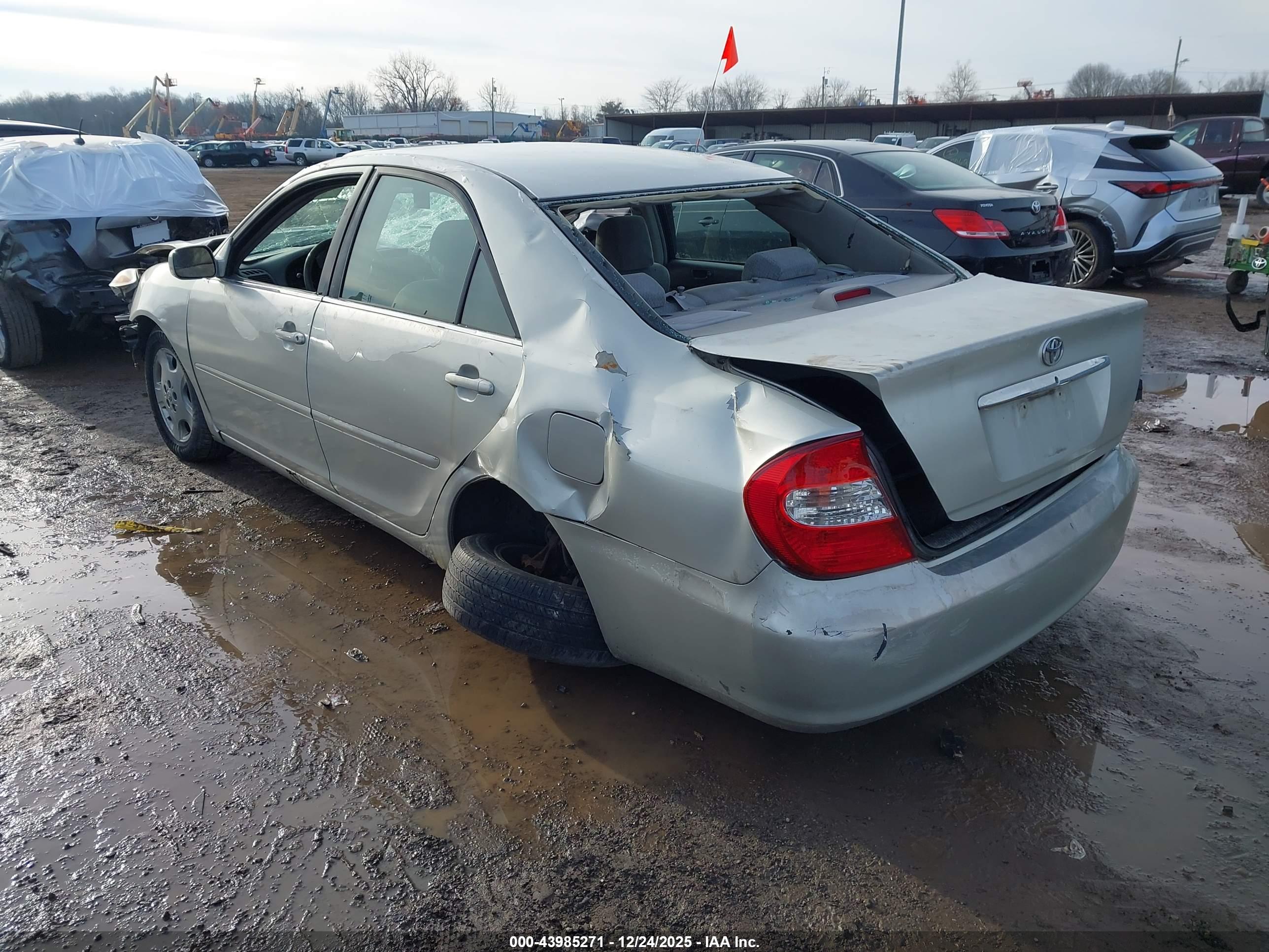 TOYOTA CAMRY image 3