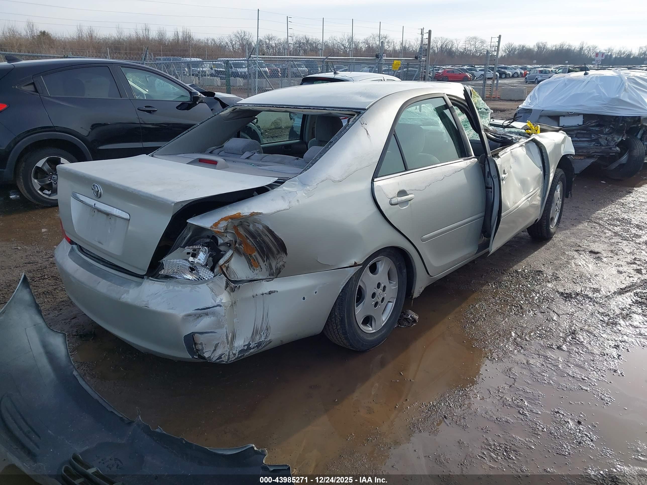 TOYOTA CAMRY image 4
