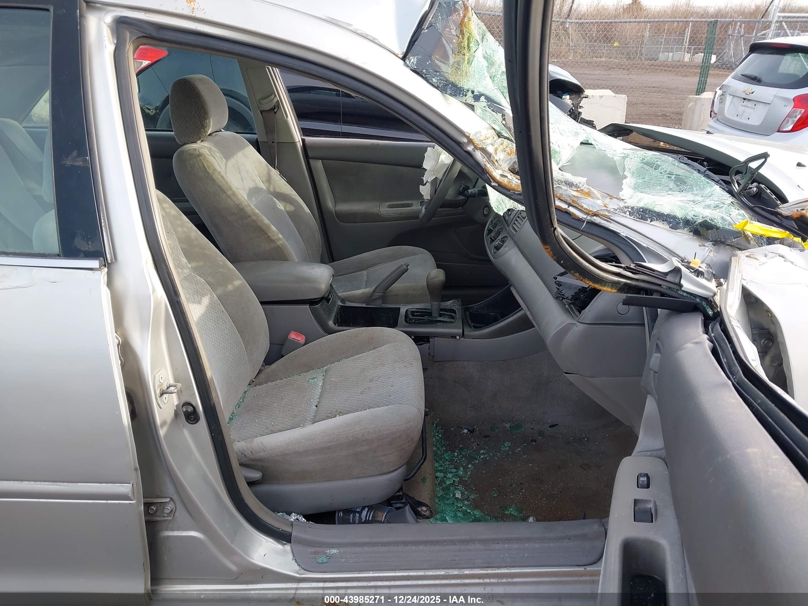 TOYOTA CAMRY image 5