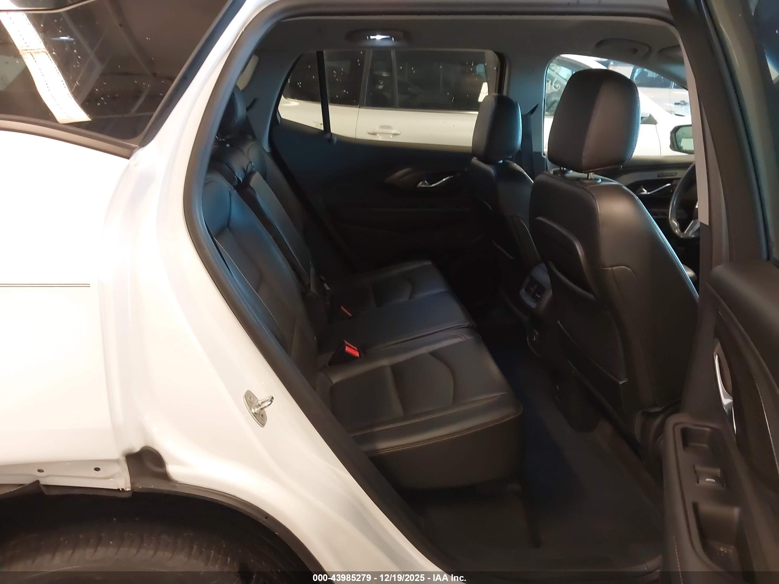 GMC TERRAIN image 8