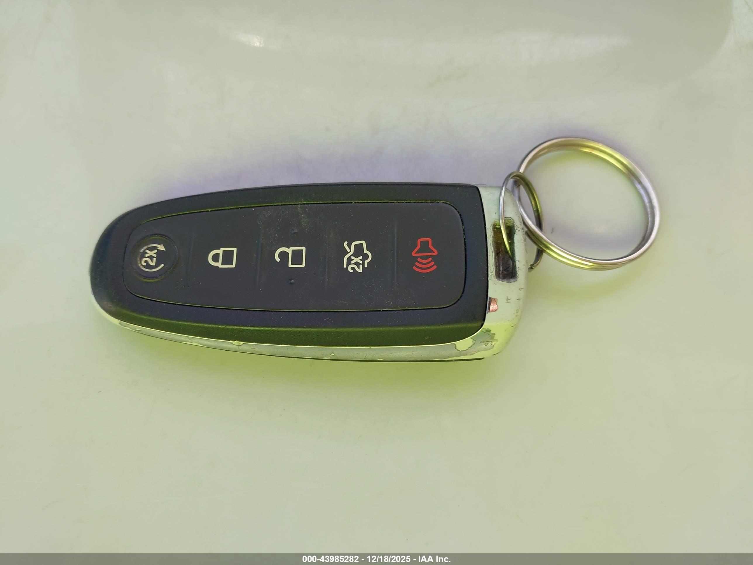 FORD ESCAPE image 11