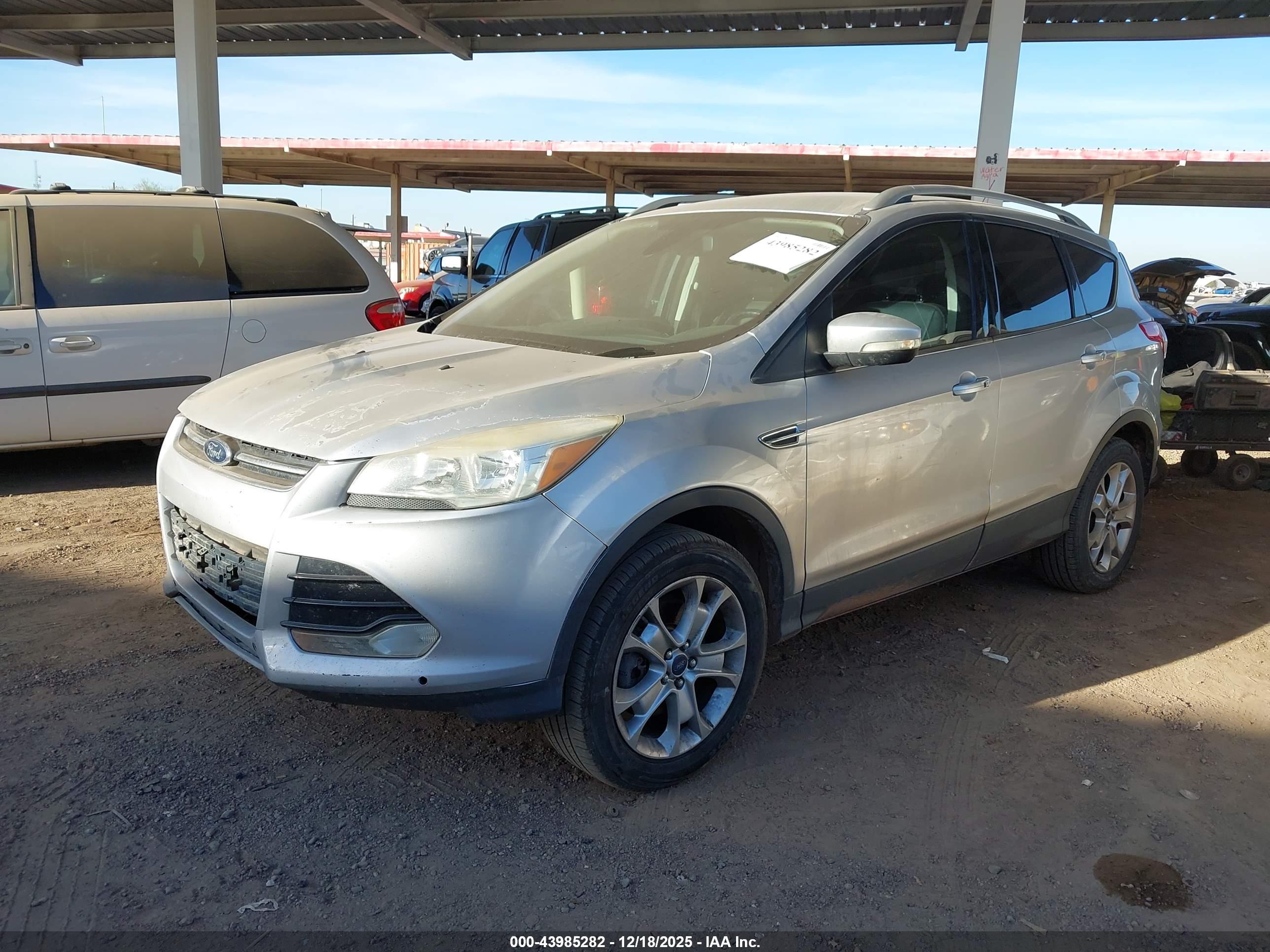 FORD ESCAPE image 2