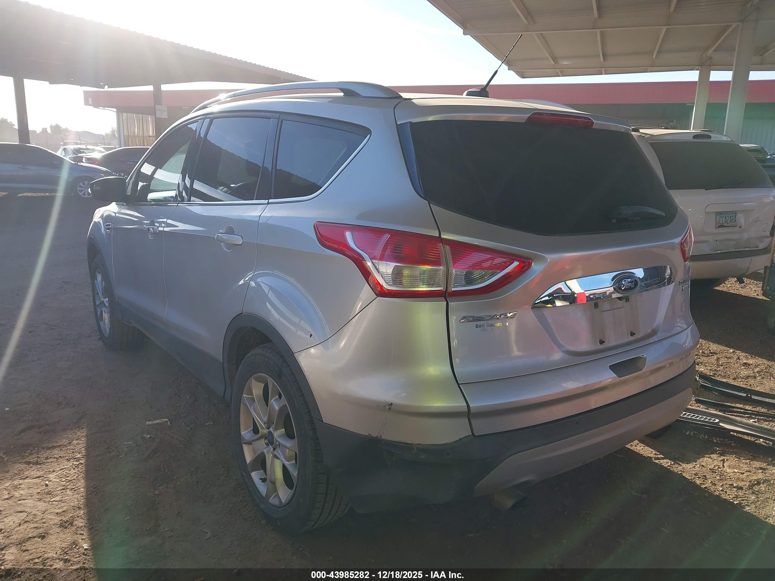 FORD ESCAPE image 3