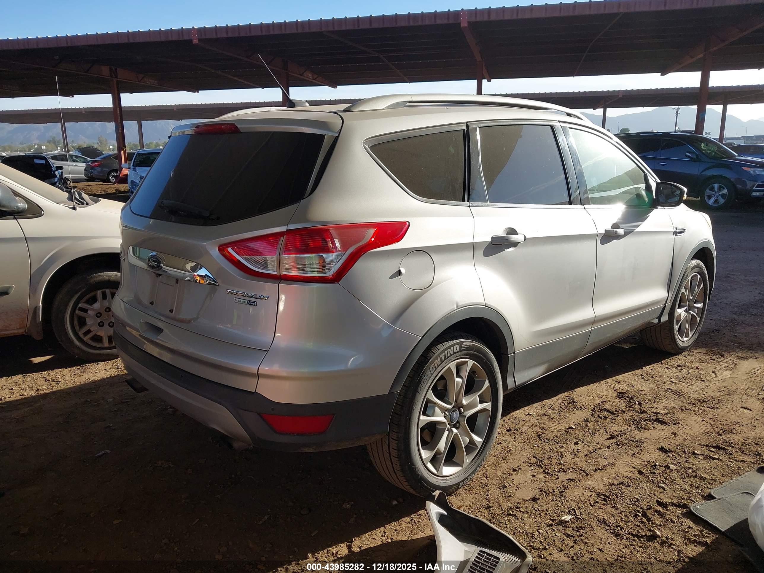 FORD ESCAPE image 4
