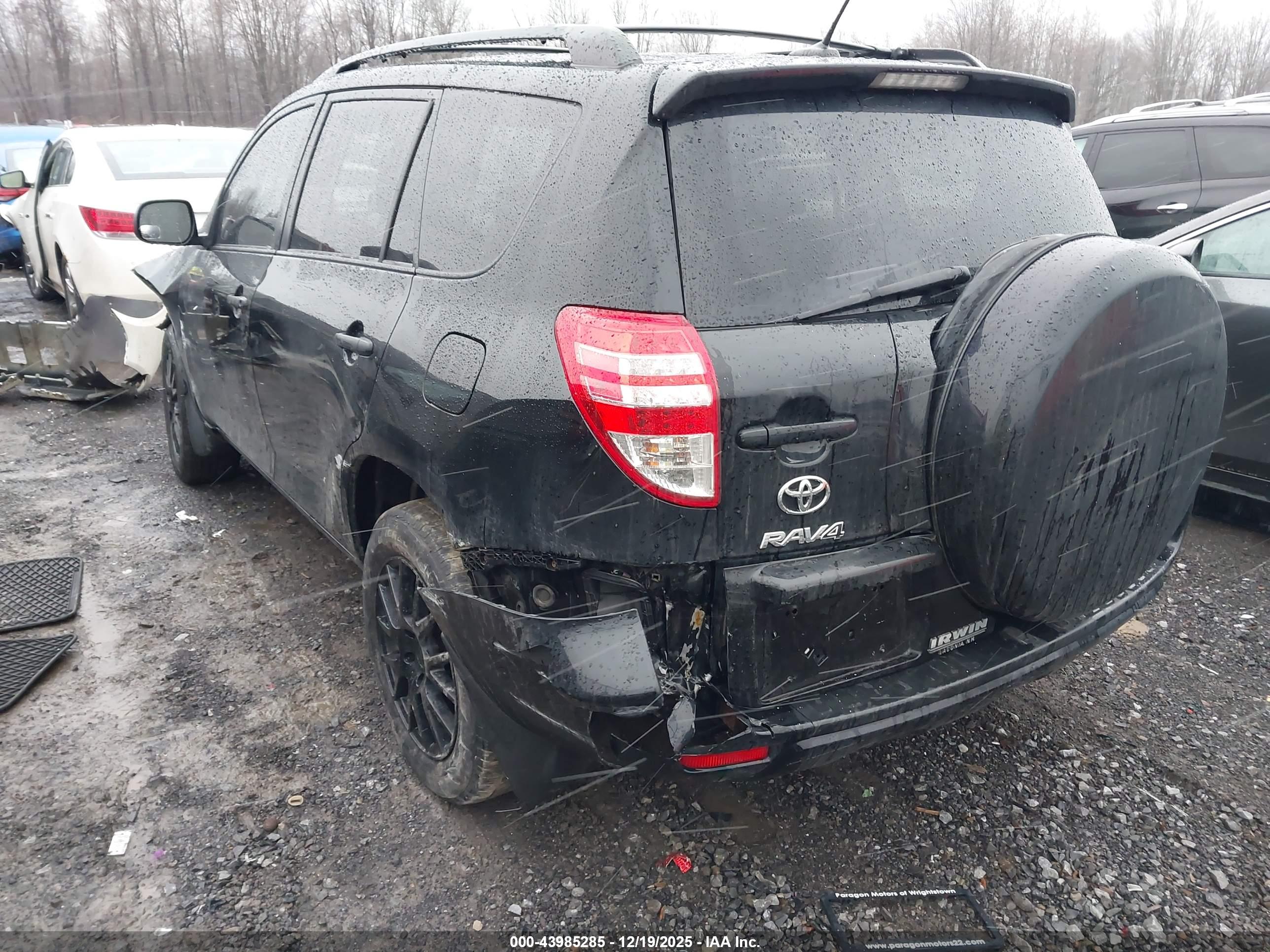 TOYOTA RAV4 image 3